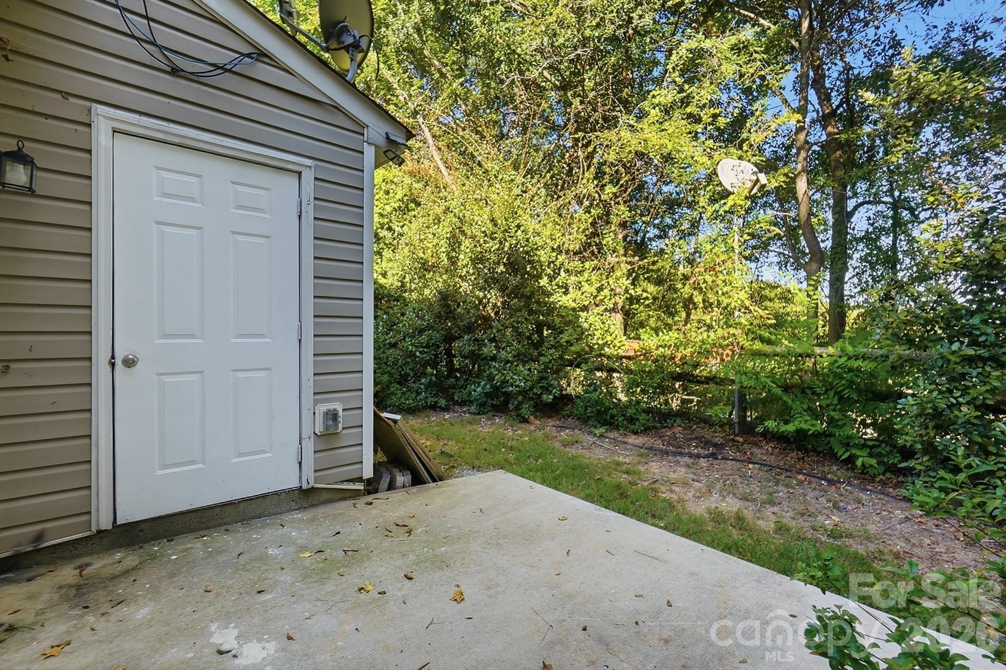 main property photo 33