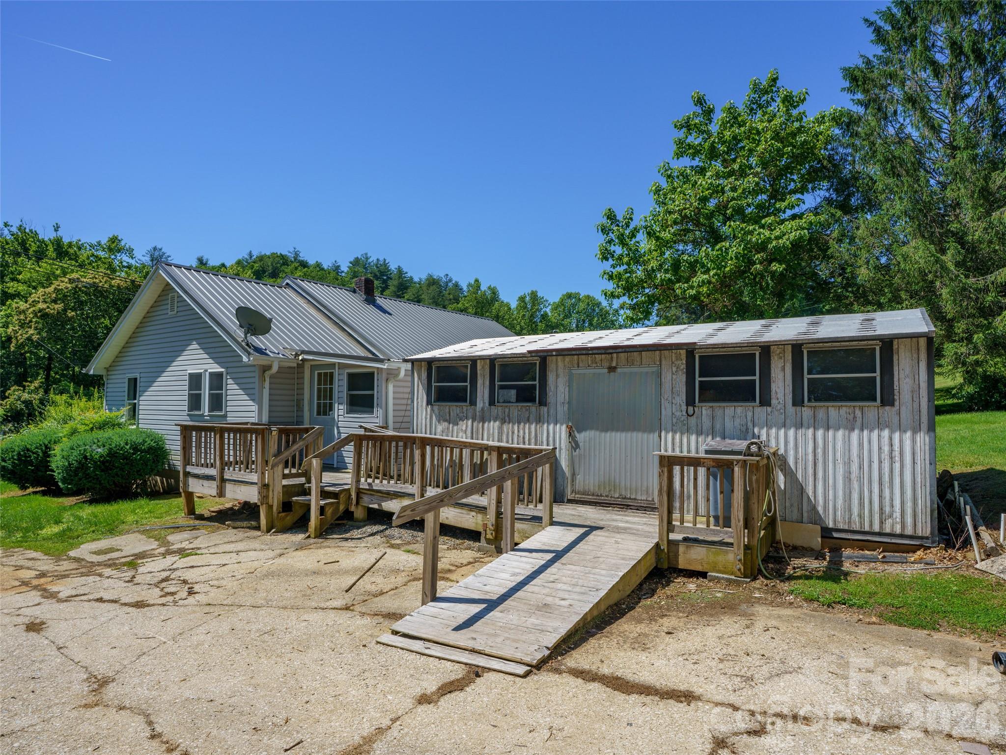 main property photo 24