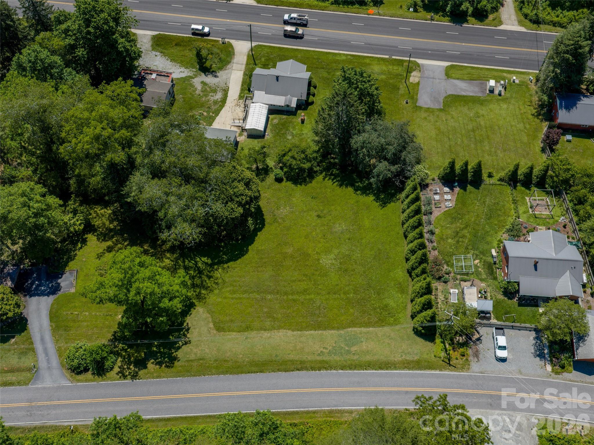main property photo 30