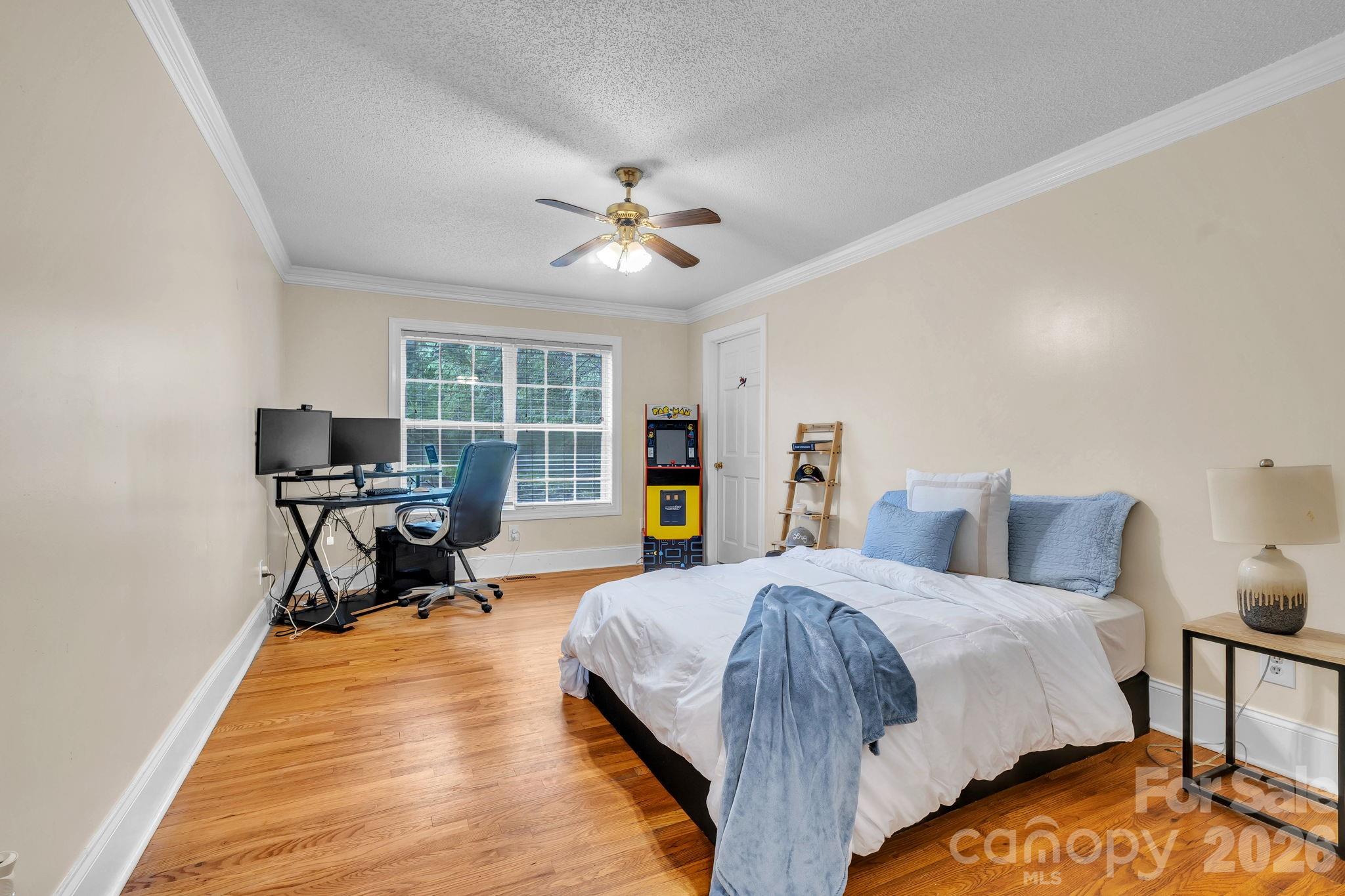 main property photo 15