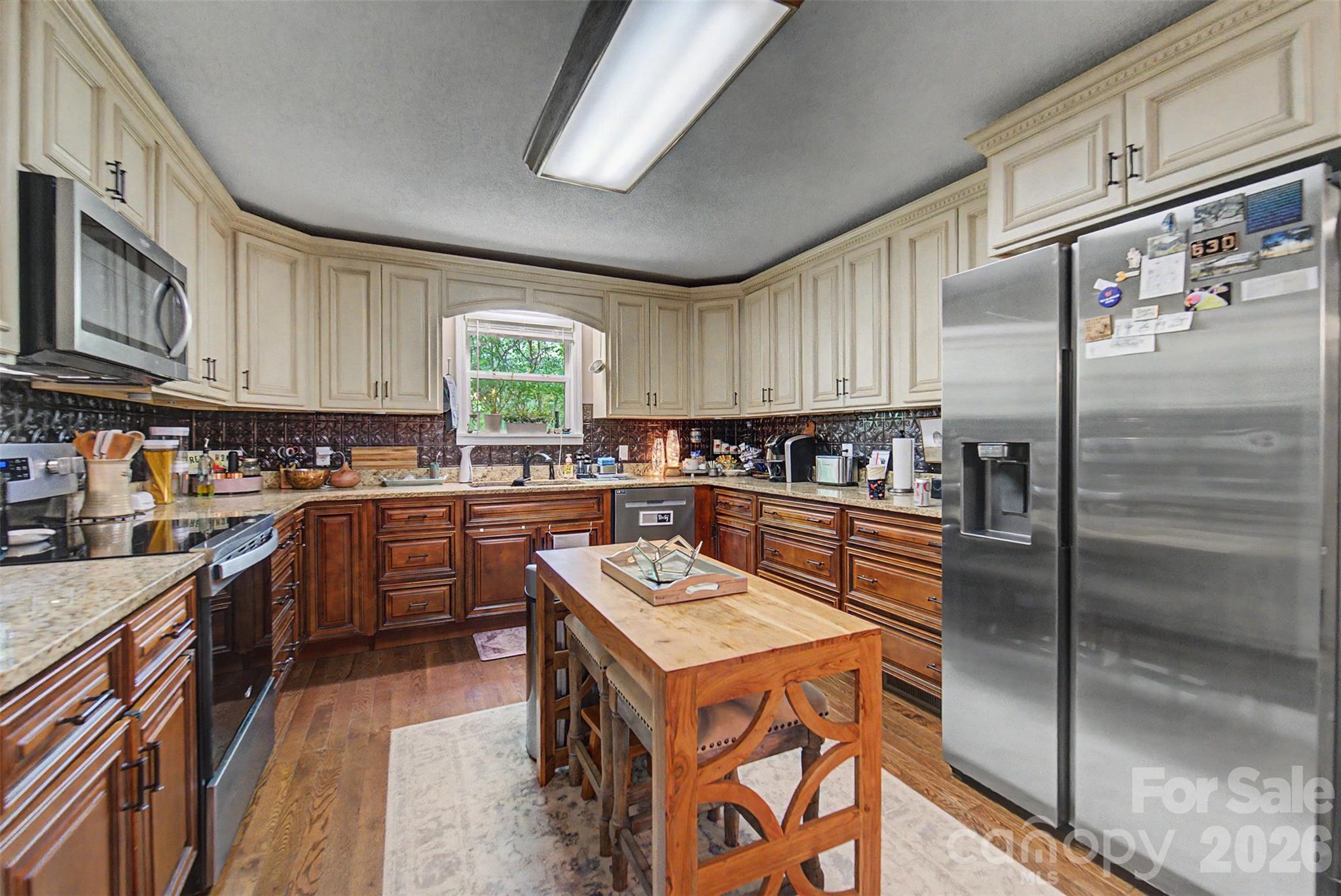 main property photo 15