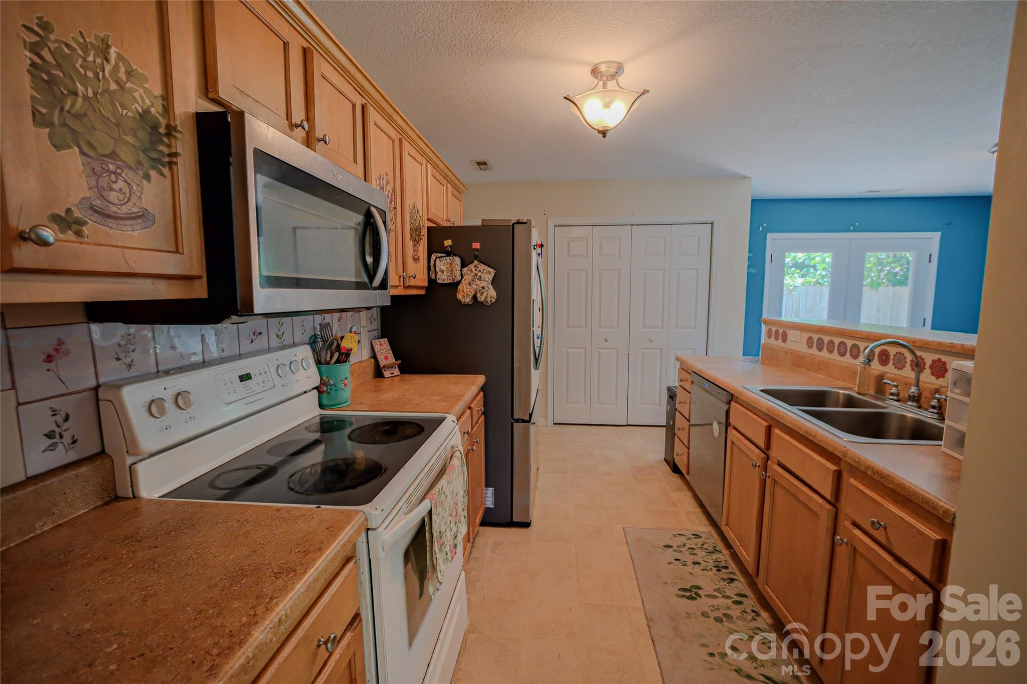 main property photo 12
