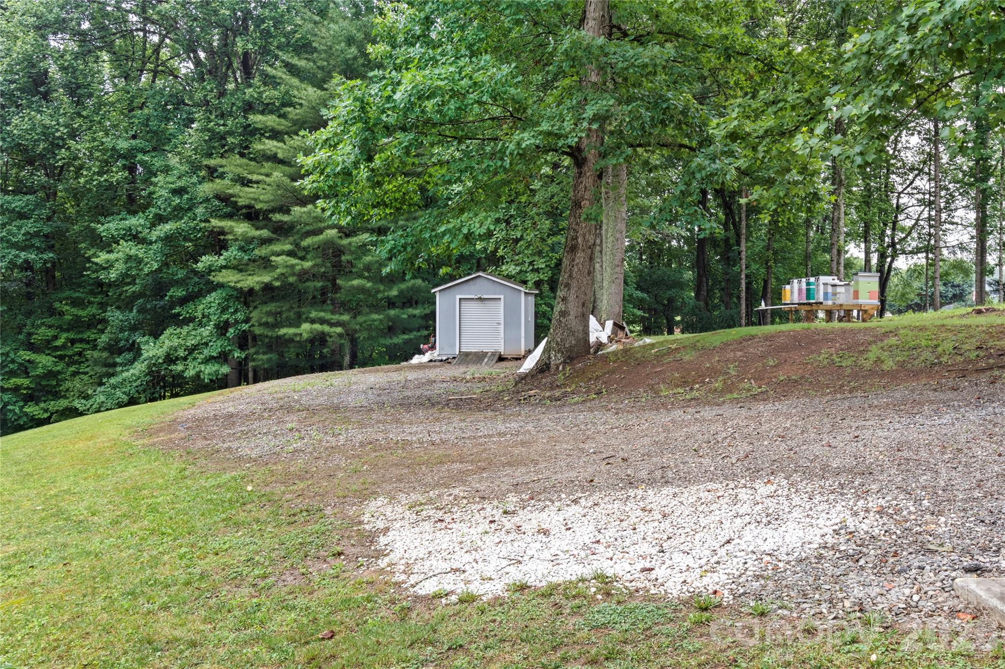 main property photo 40