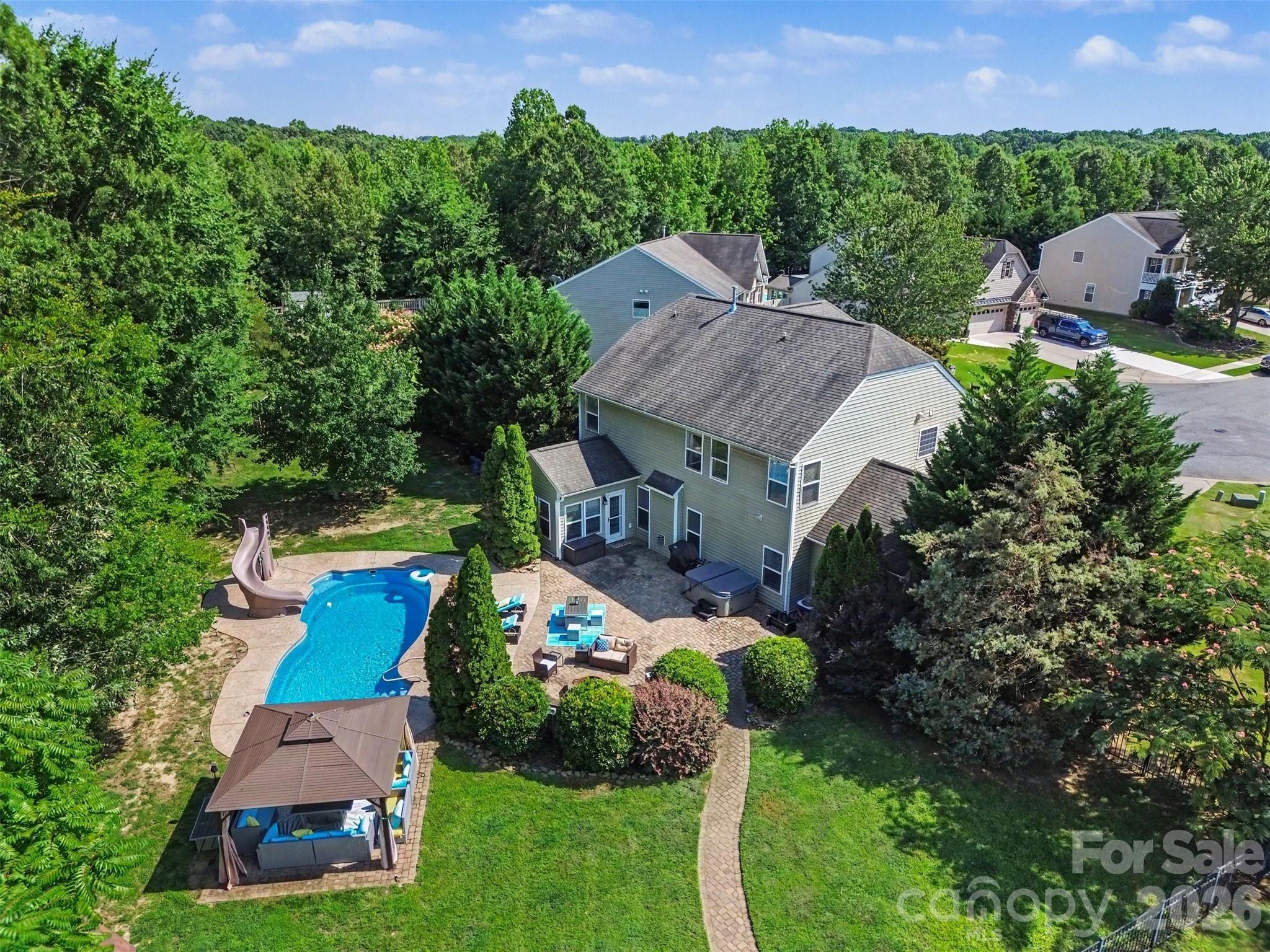 main property photo 30