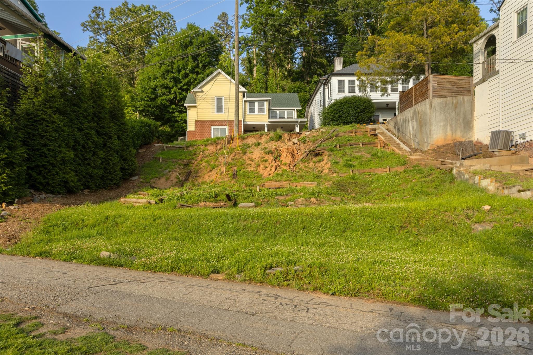 main property photo 14