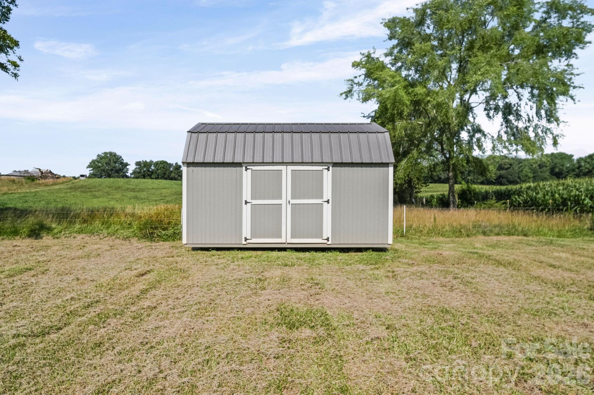 main property photo 7