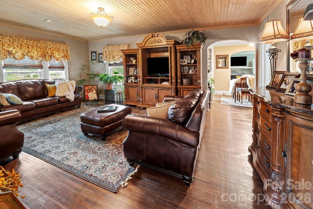main property photo 7