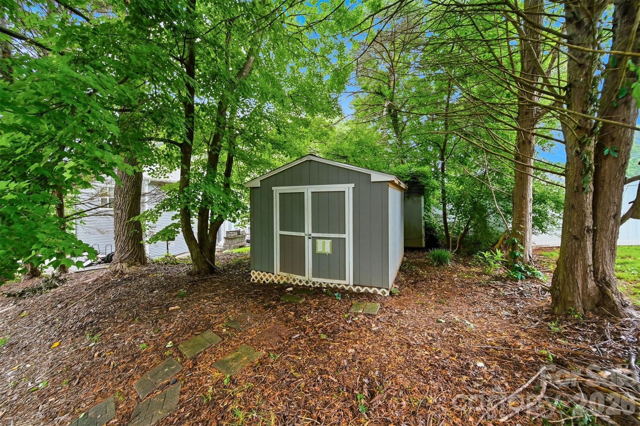 main property photo 41