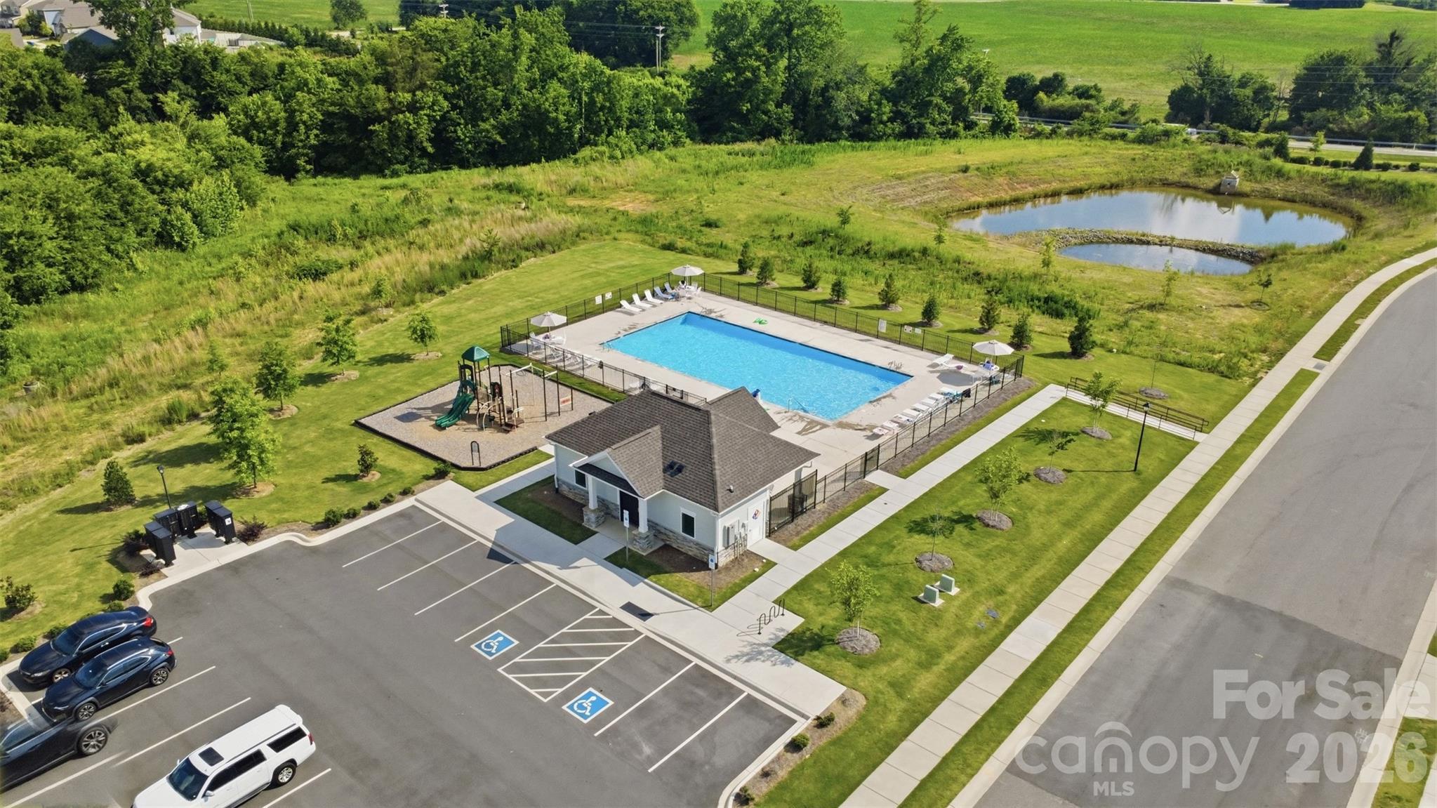 main property photo 41