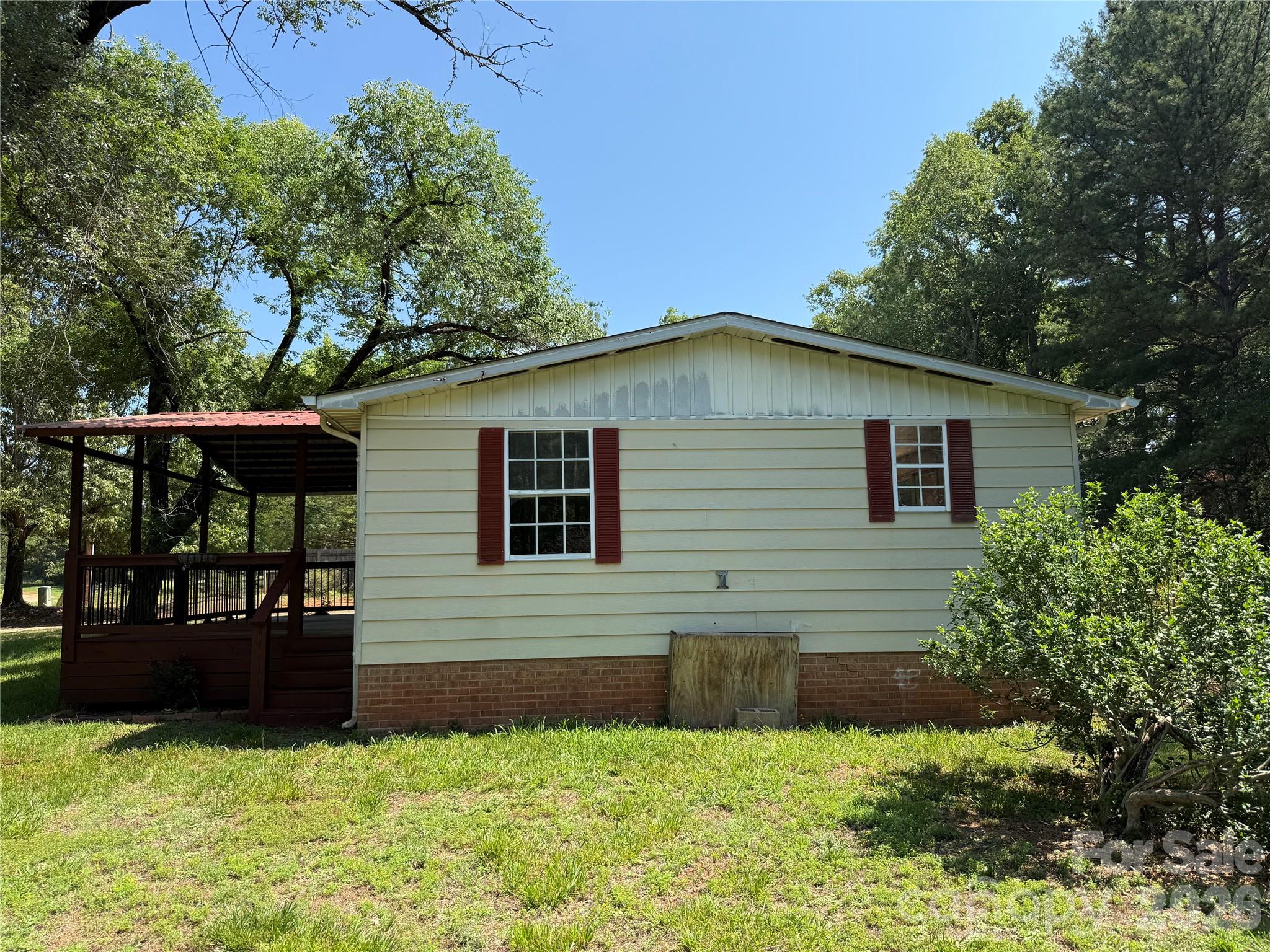 main property photo 28
