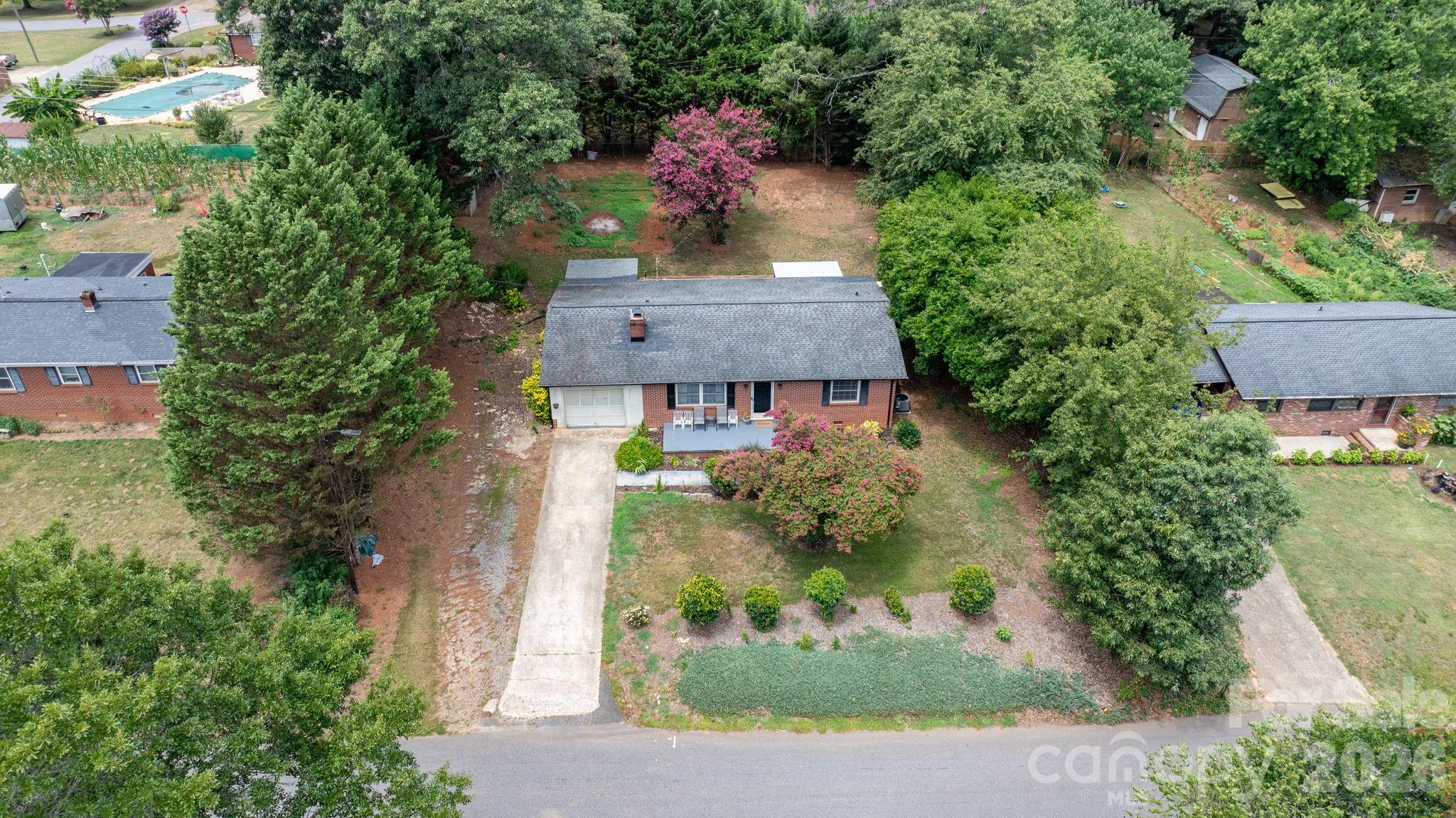 main property photo 23