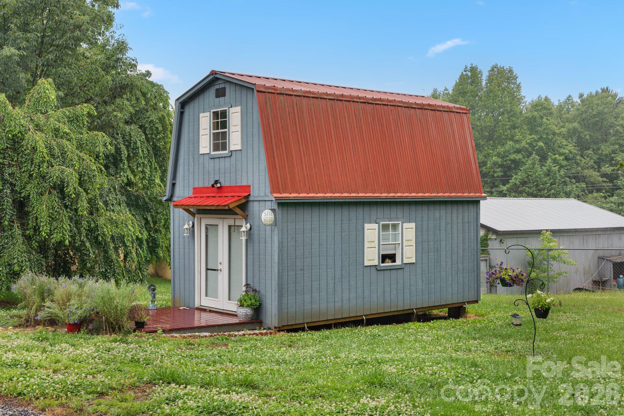 main property photo 40