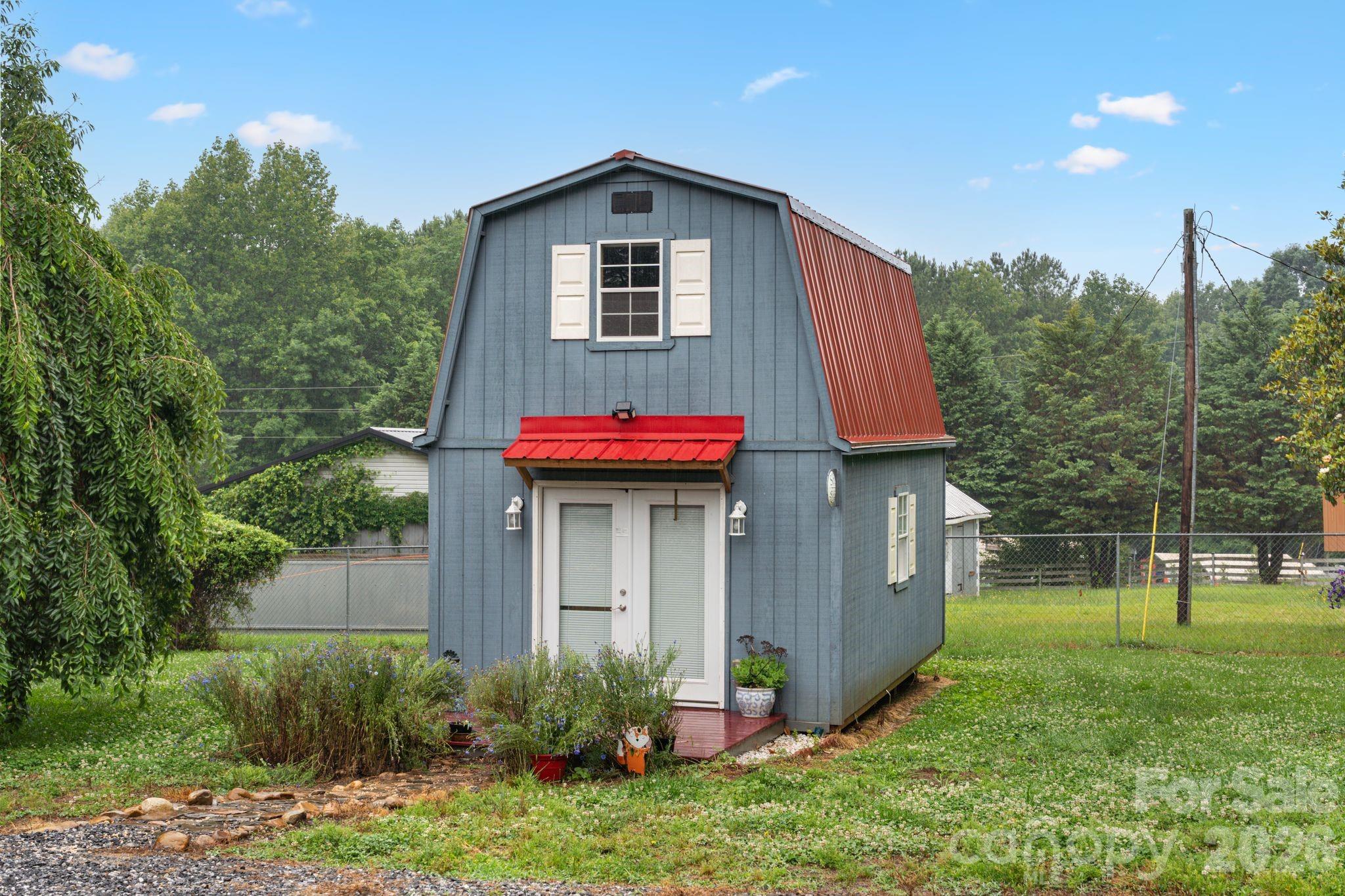 main property photo 41