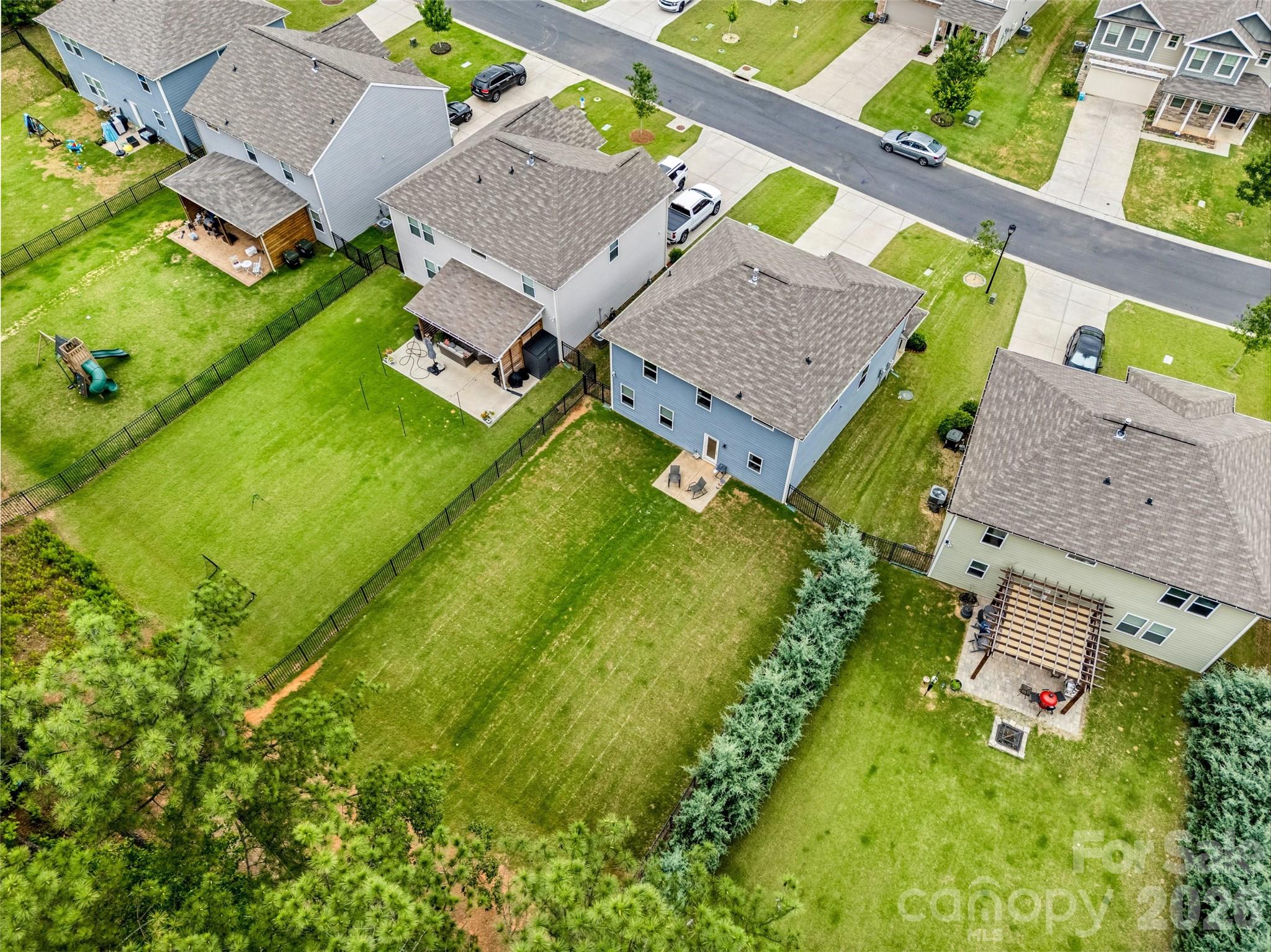 main property photo 40