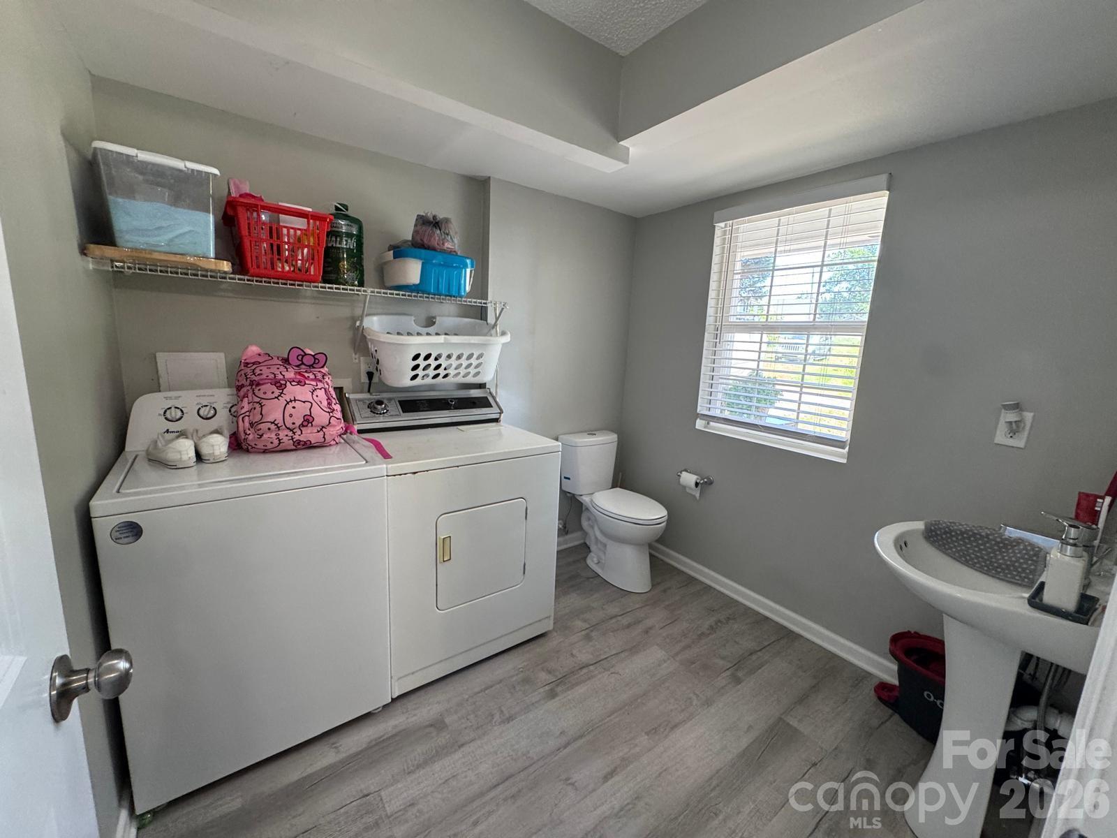 main property photo 8