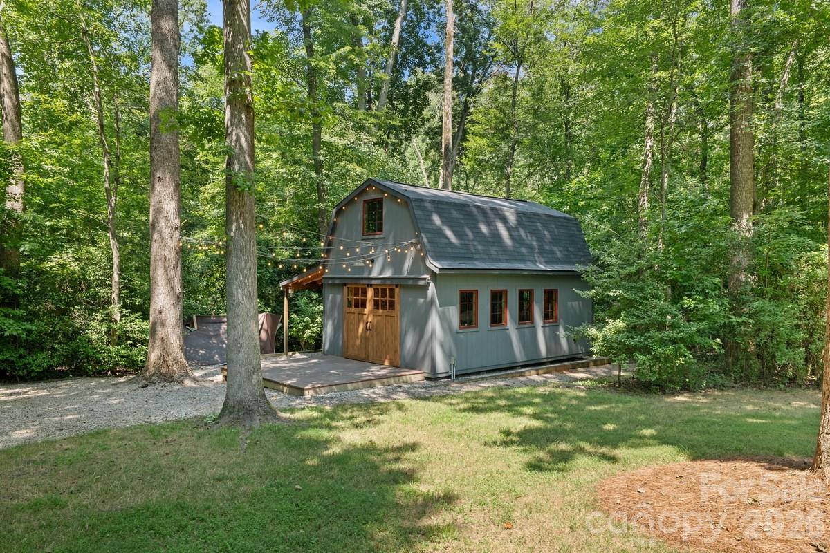 main property photo 40