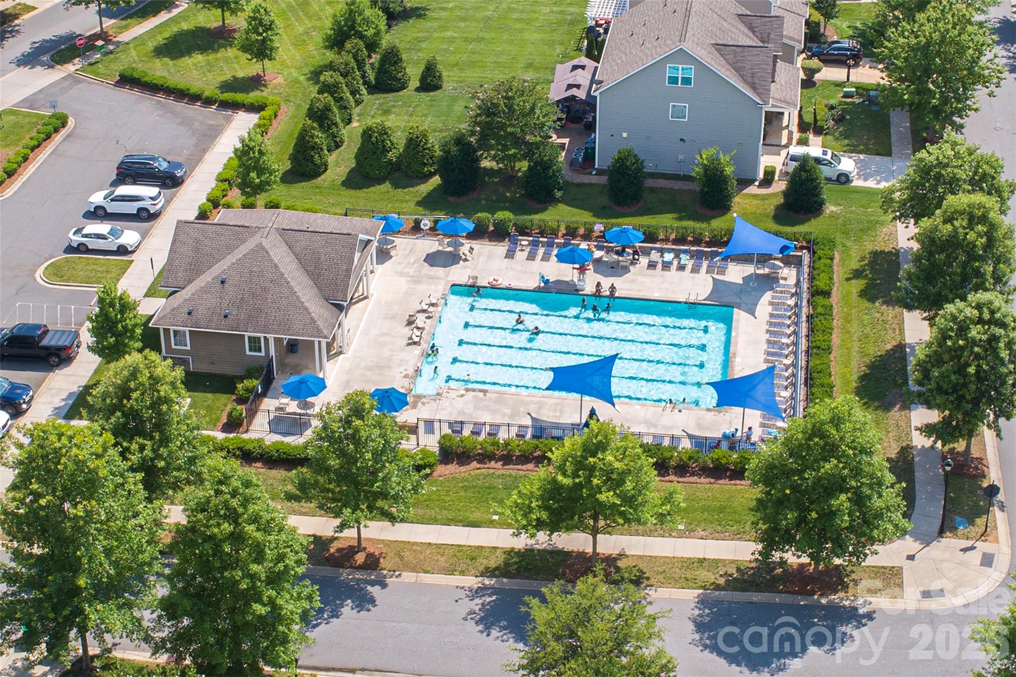 main property photo 30