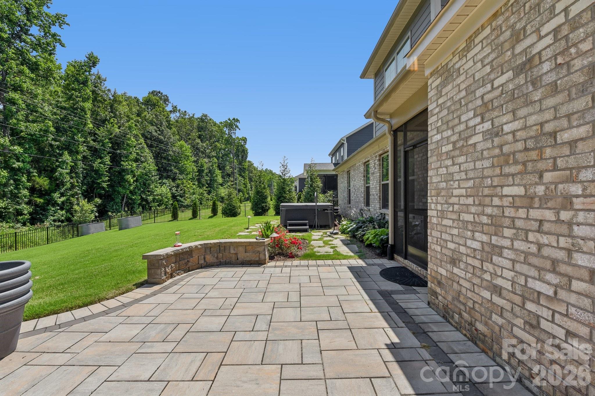 main property photo 33