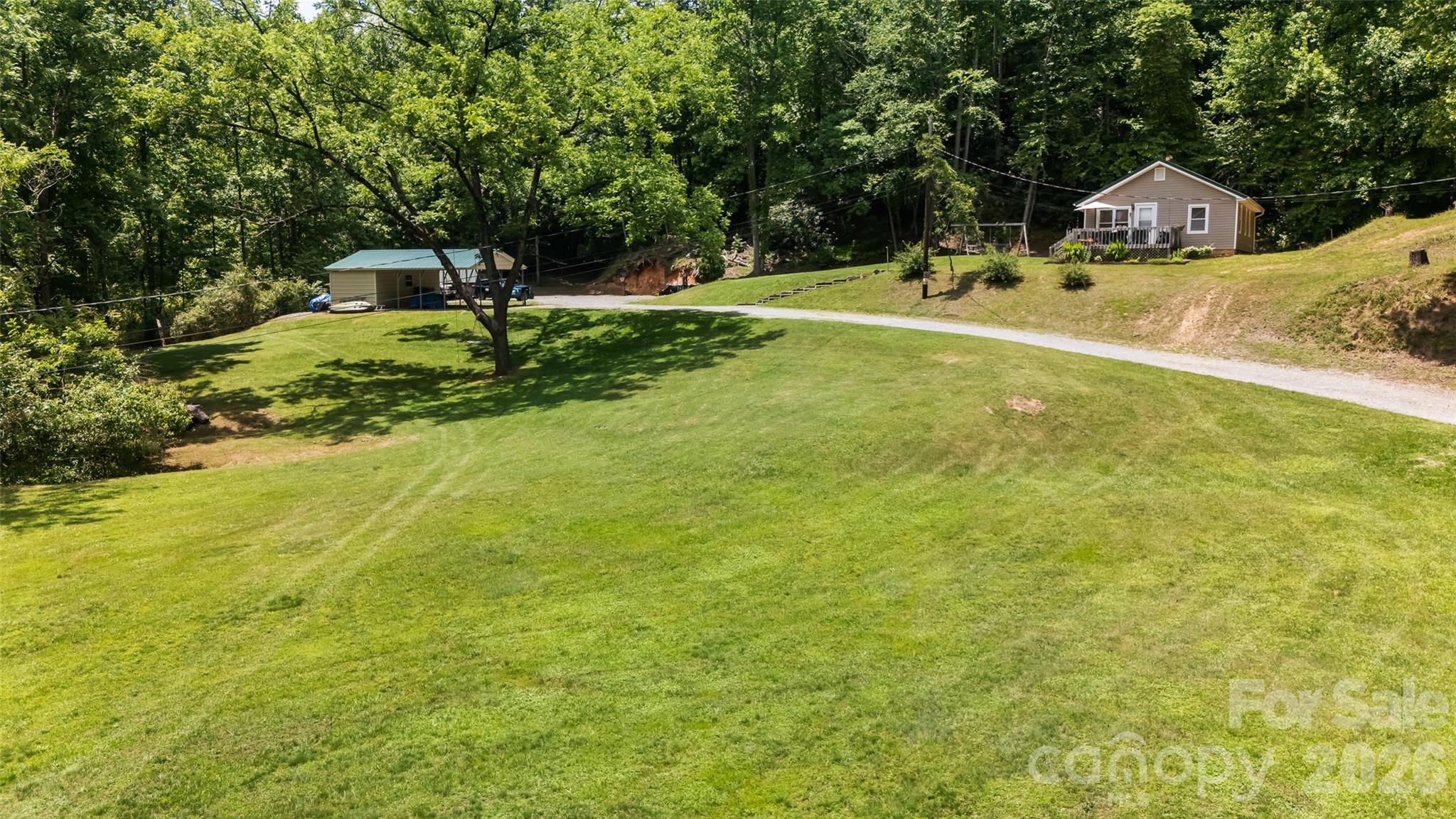 main property photo 10