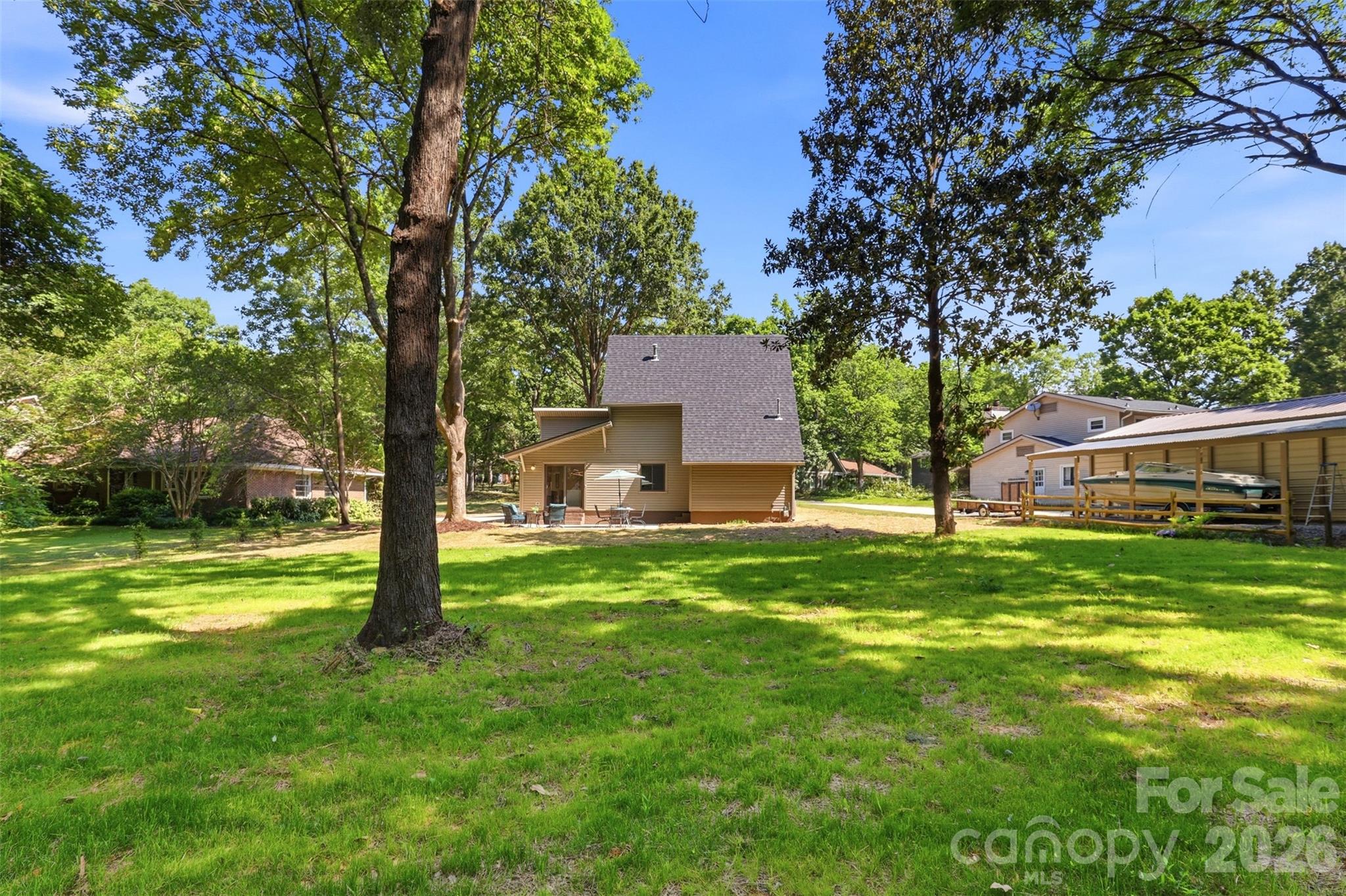 main property photo 40