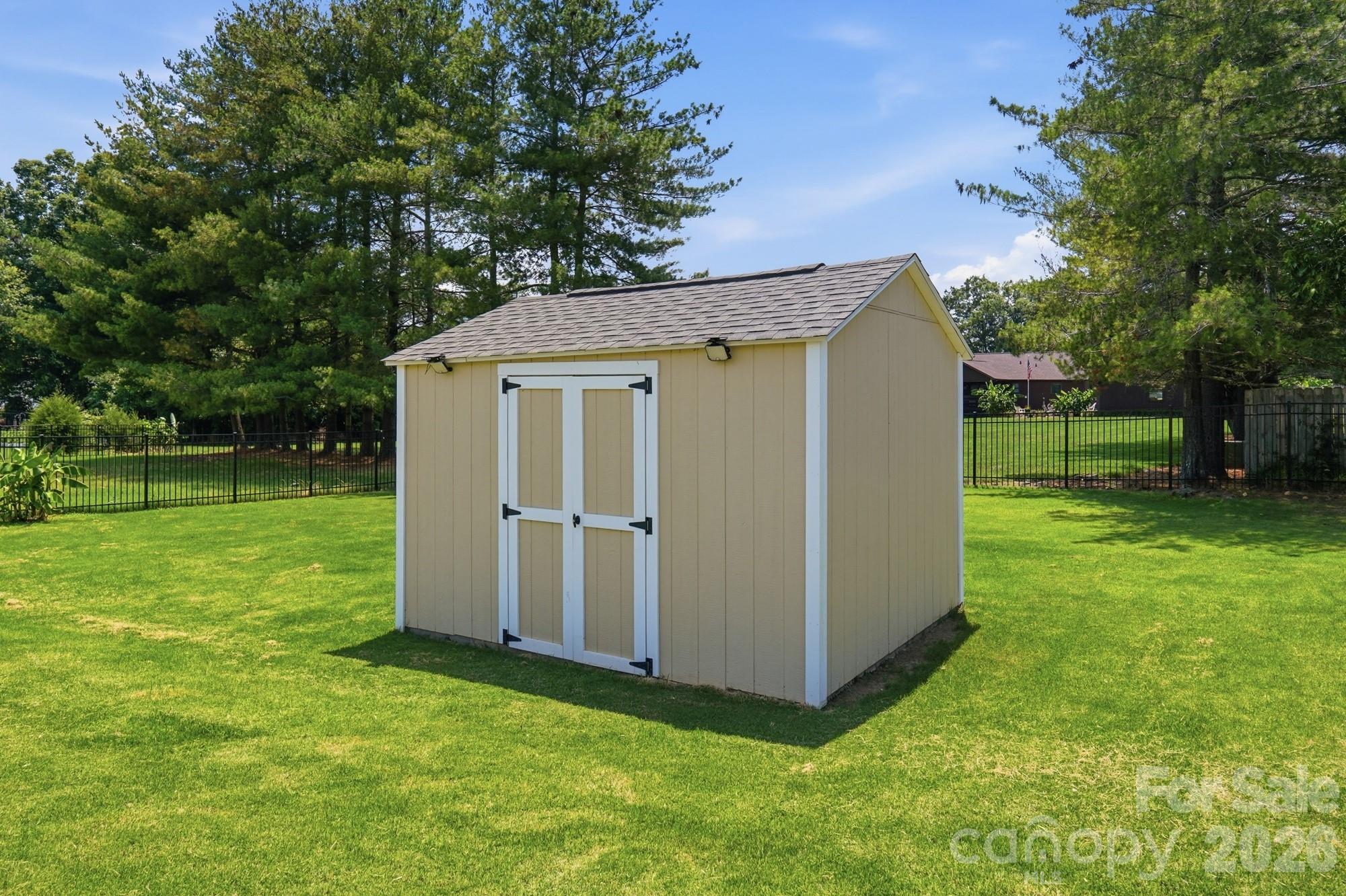 main property photo 43