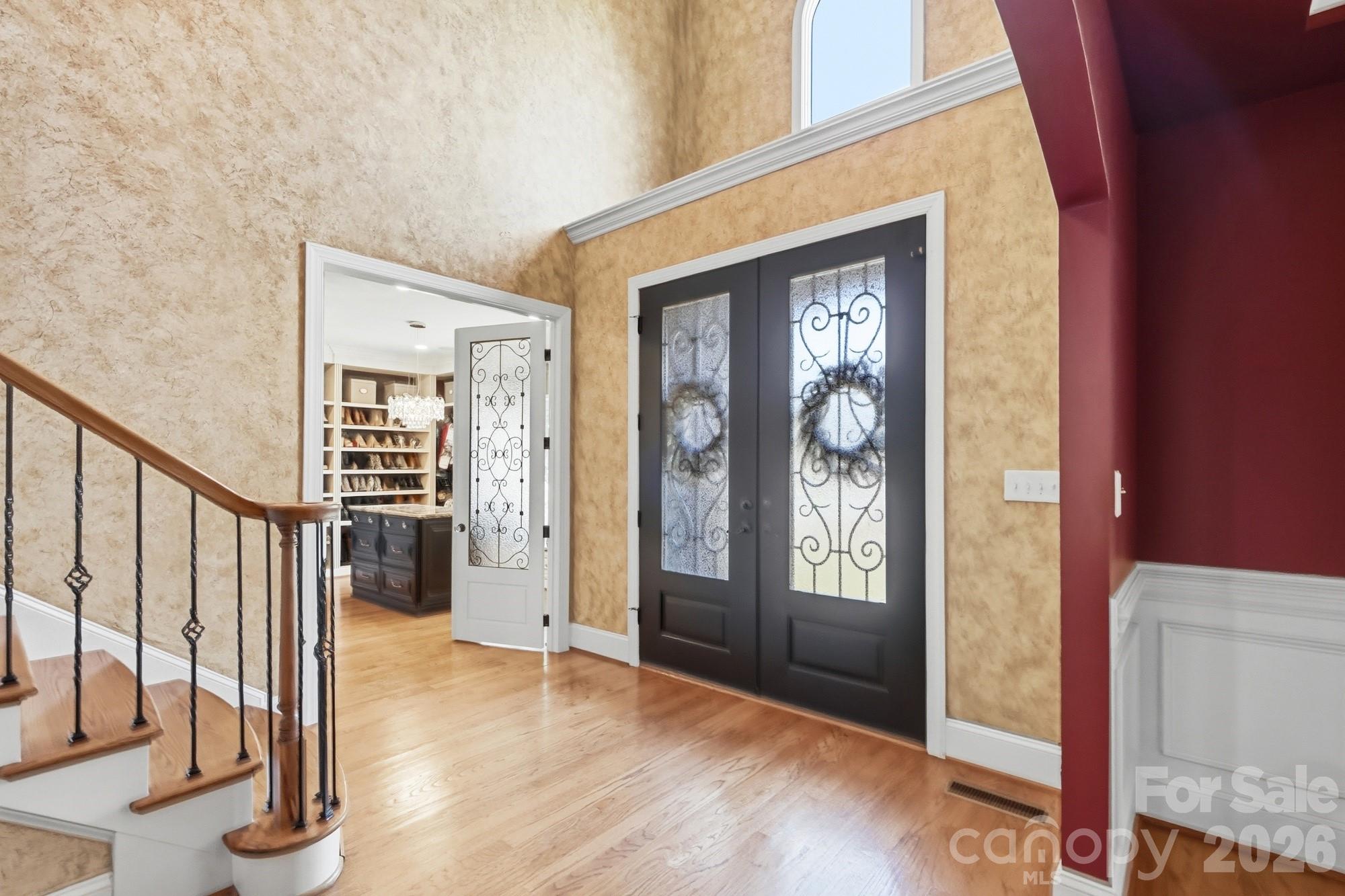 main property photo 5