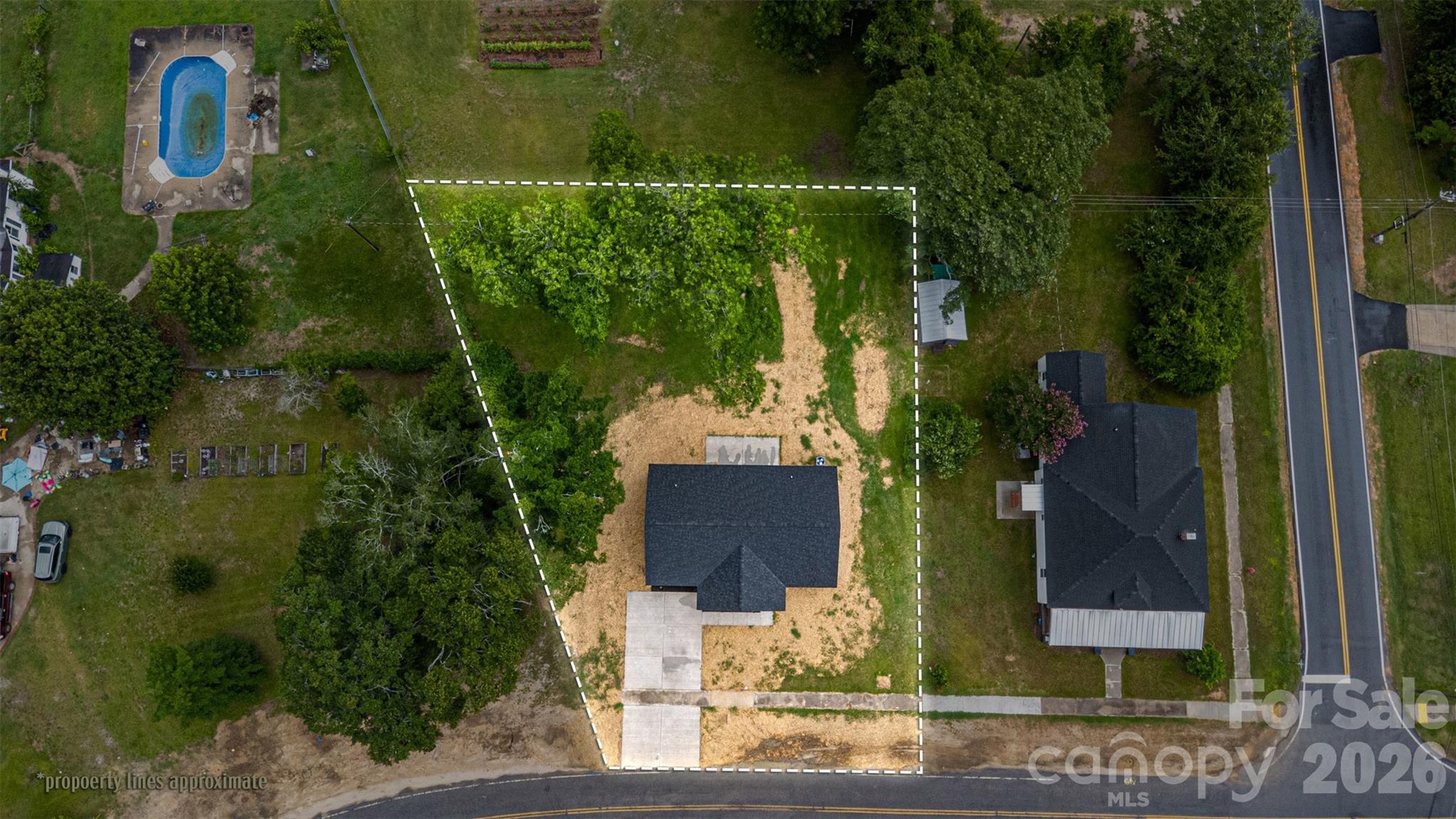 main property photo 14