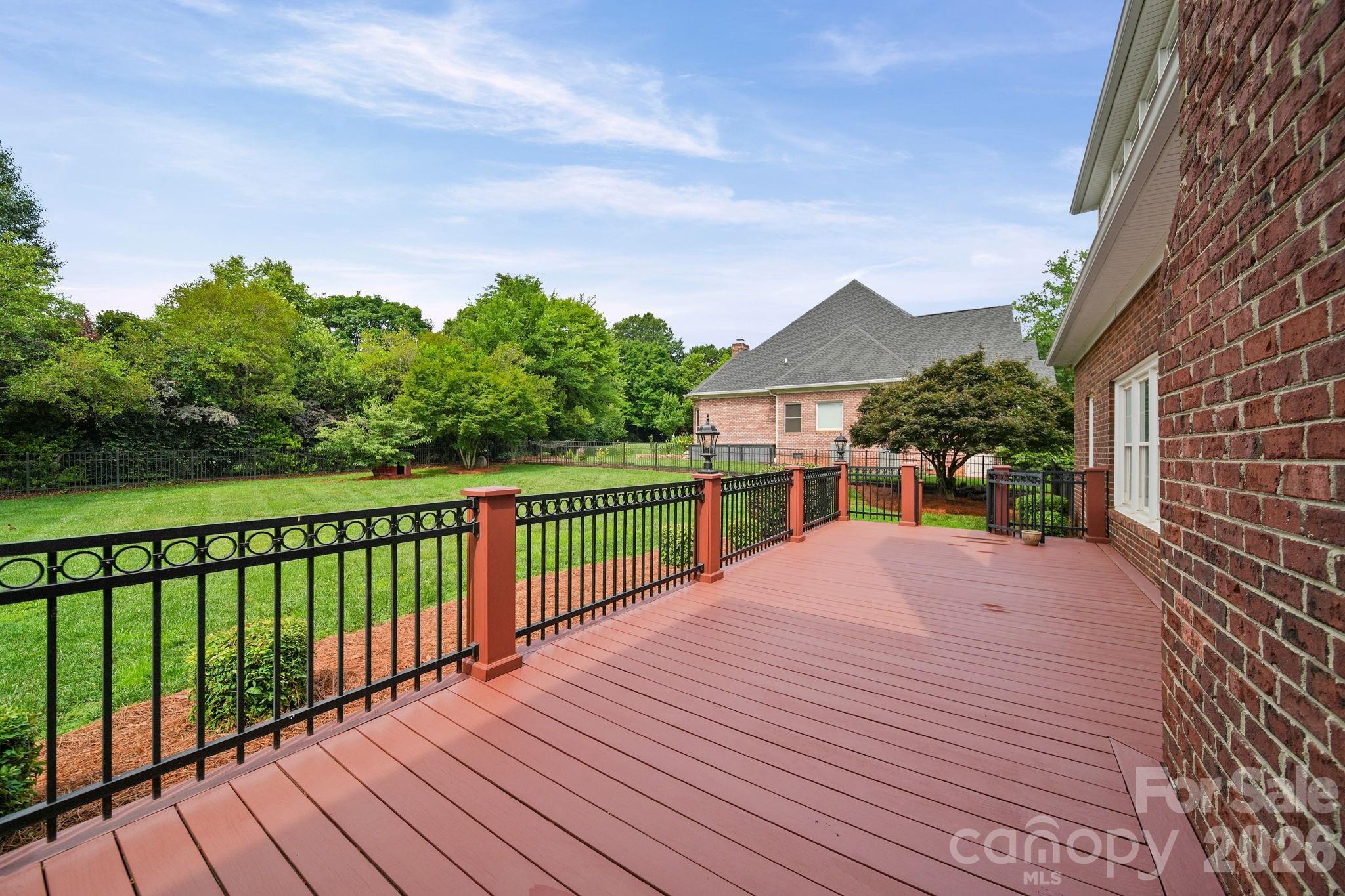 main property photo 40