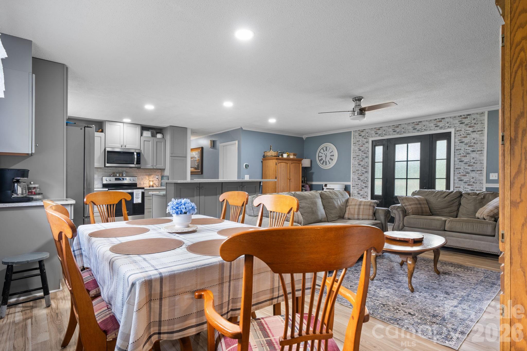 main property photo 7