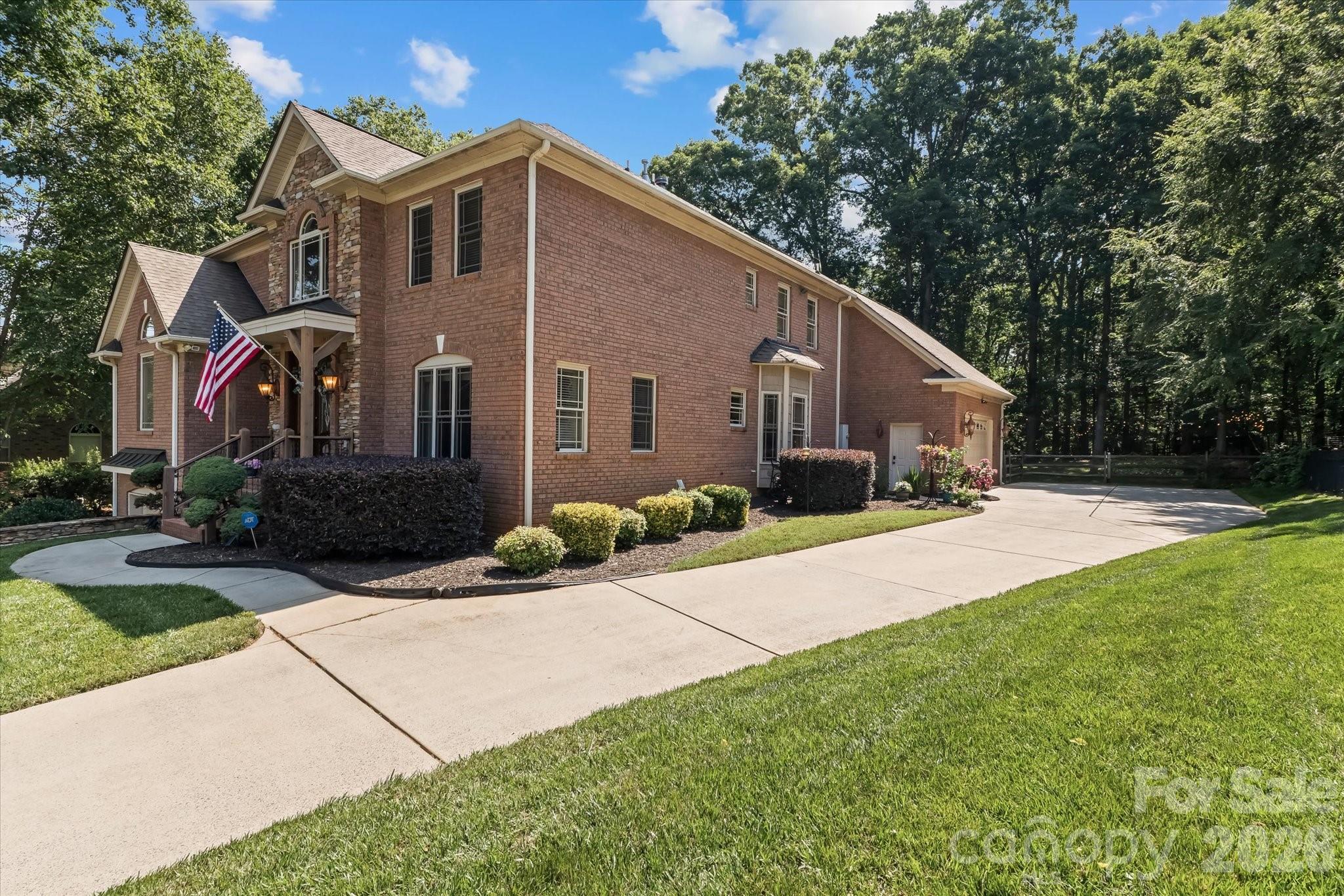 main property photo 7