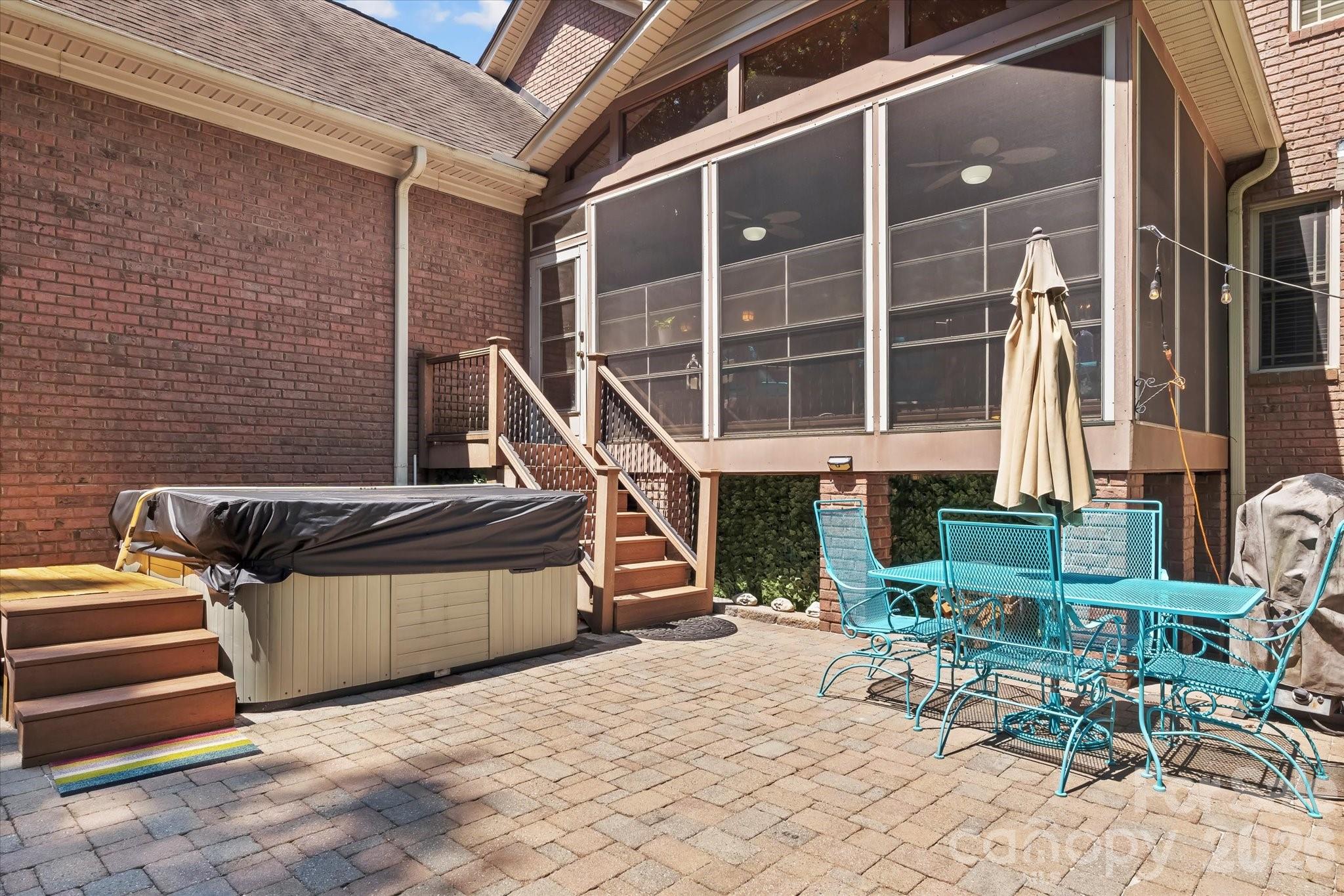 main property photo 8