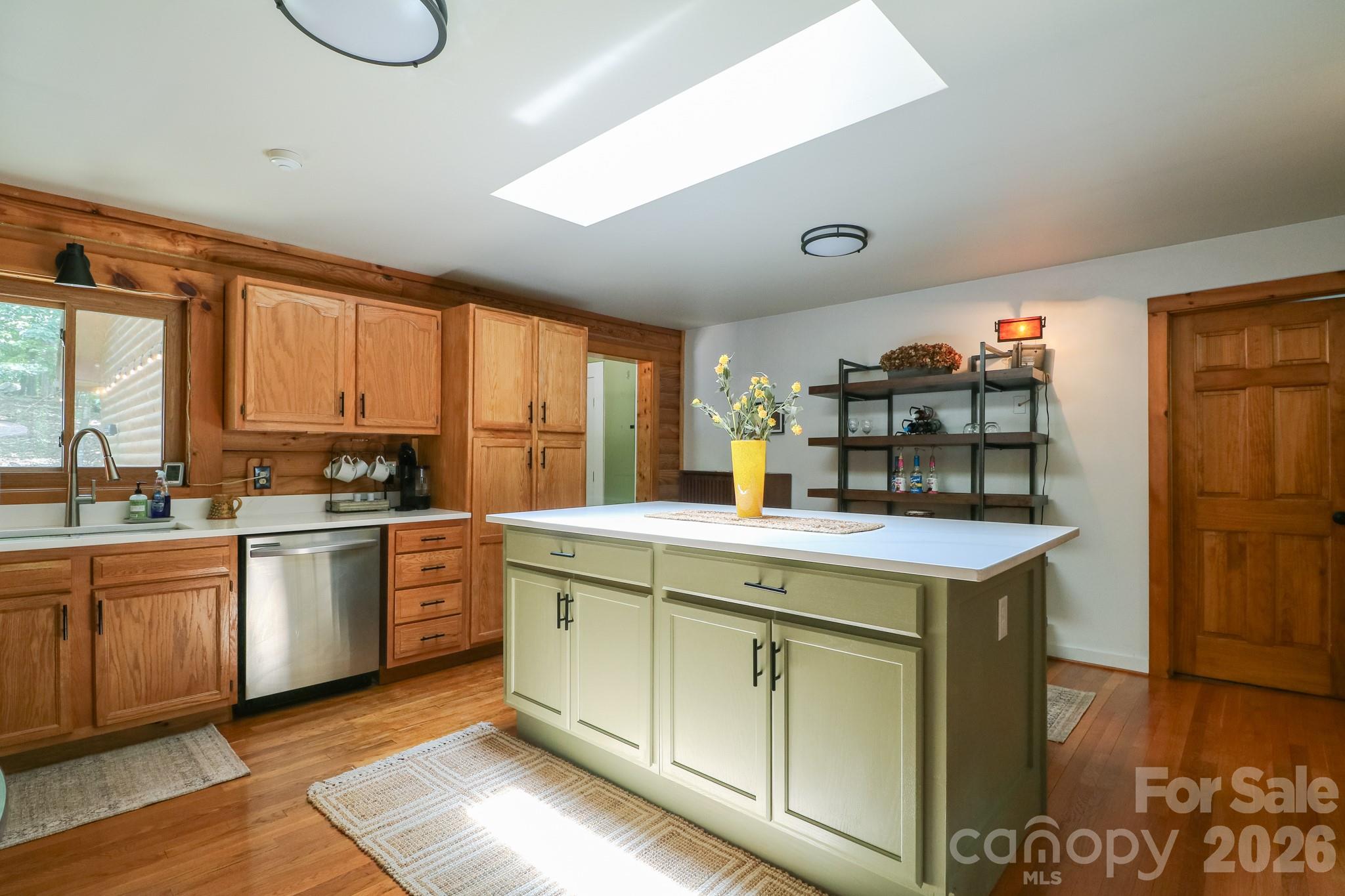 main property photo 6