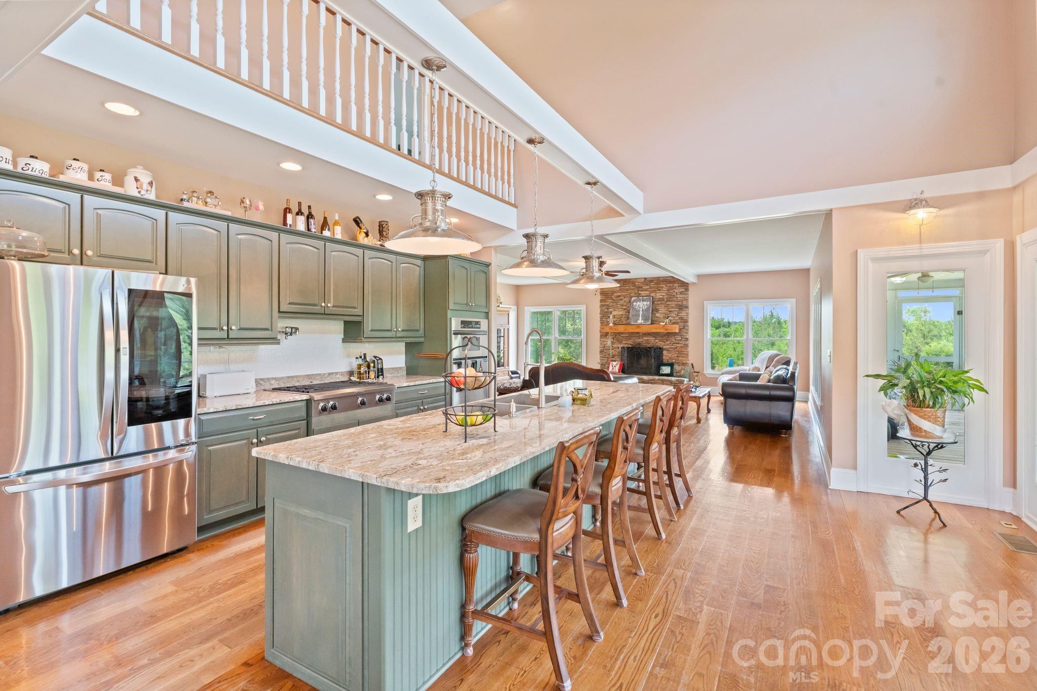 main property photo 10