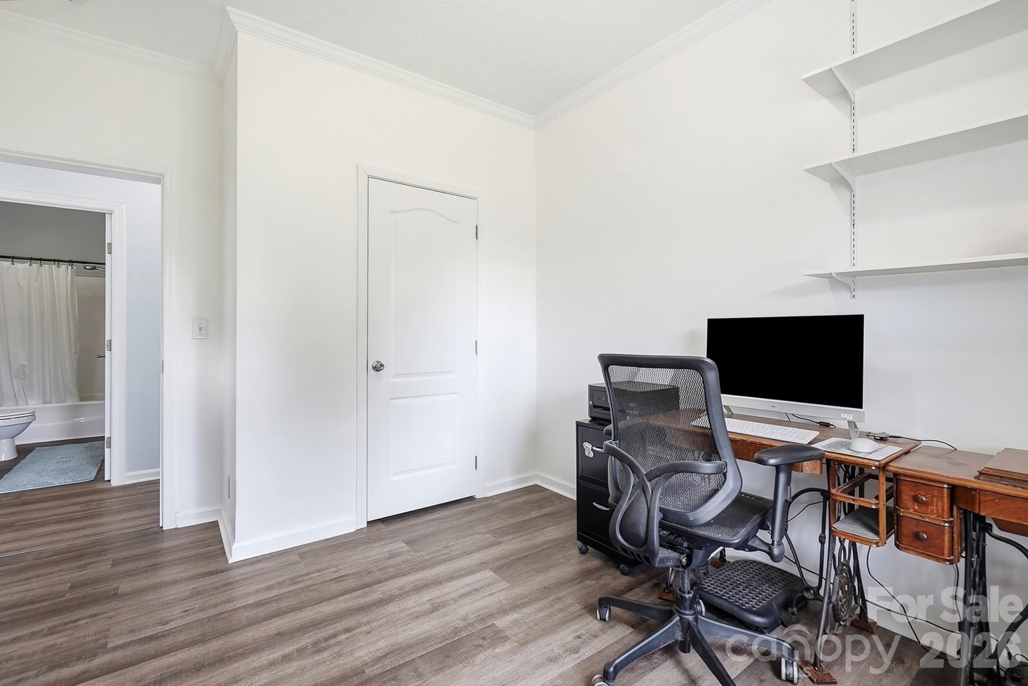 main property photo 30
