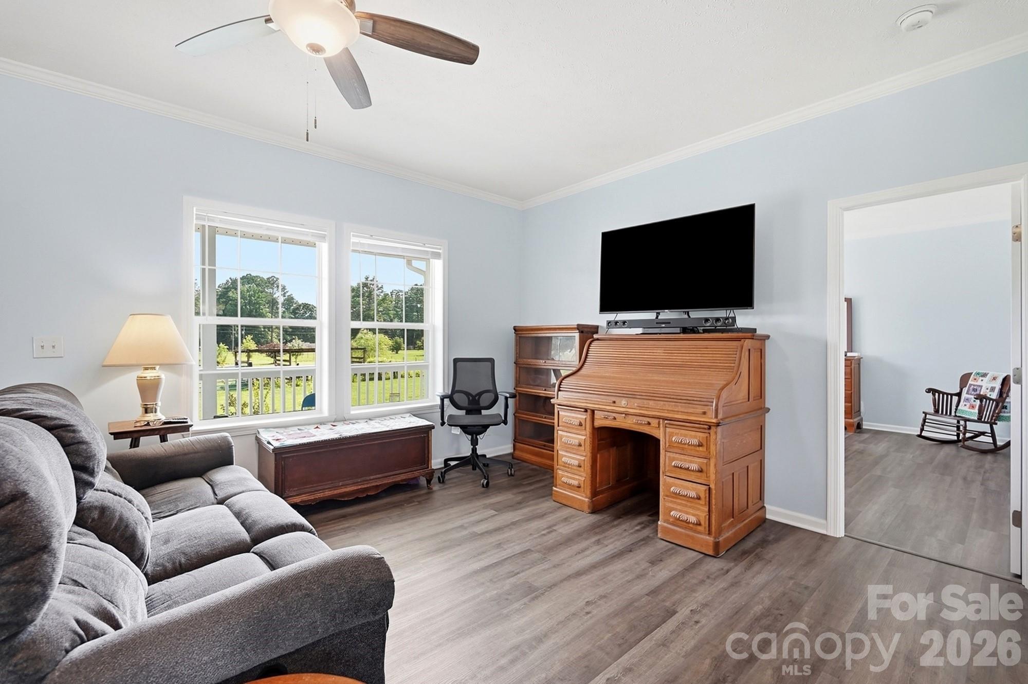 main property photo 8