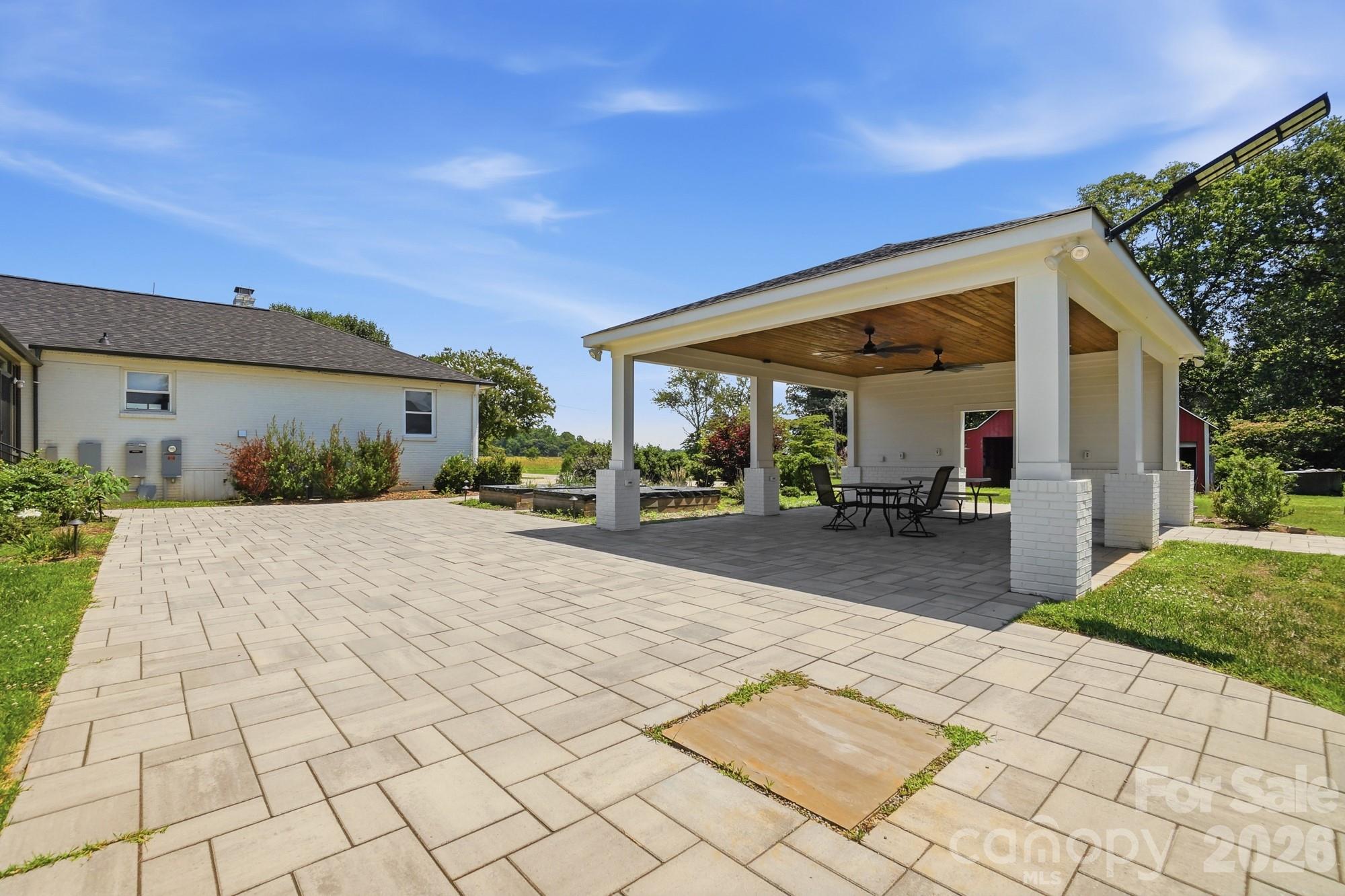 main property photo 39