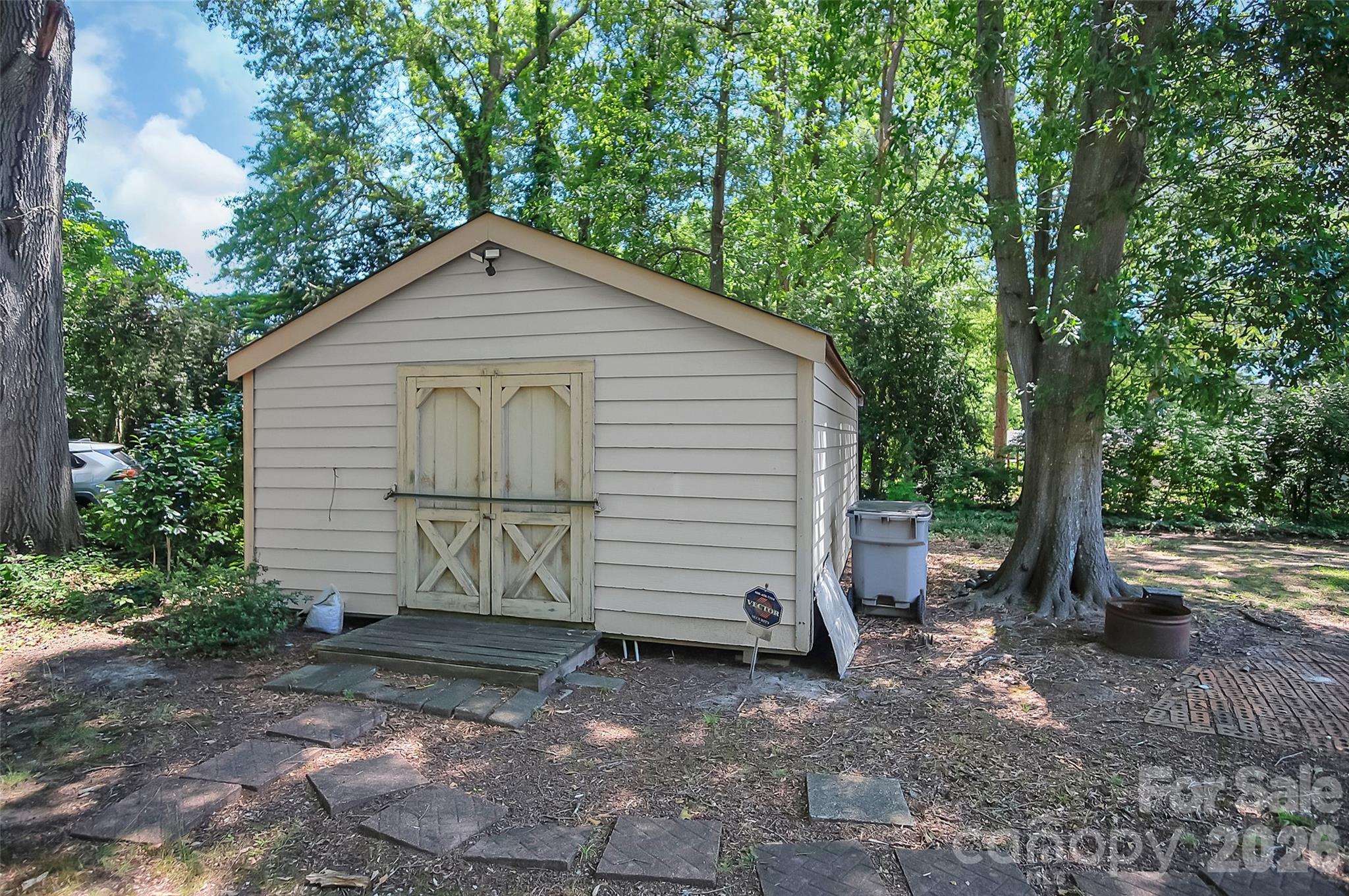main property photo 27