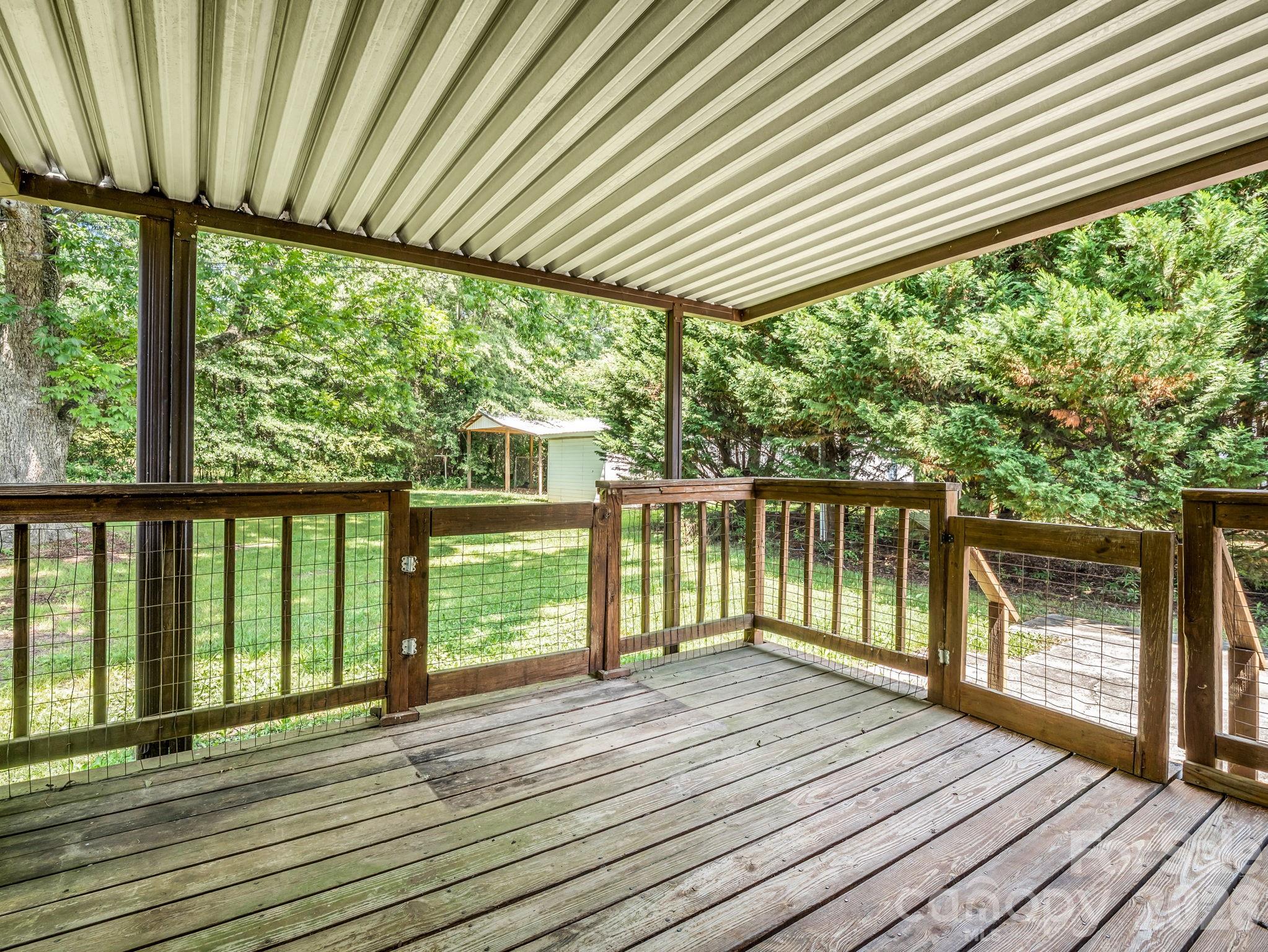 main property photo 28