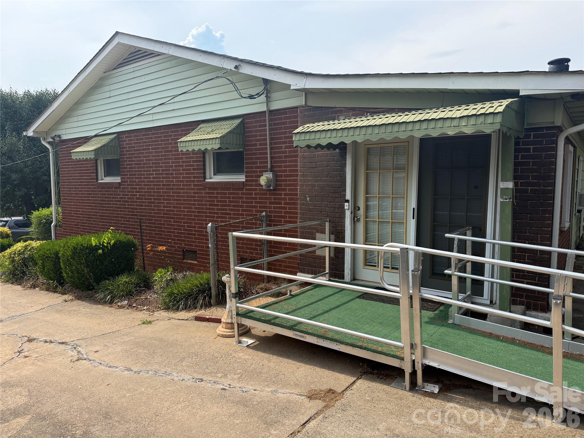 main property photo 33