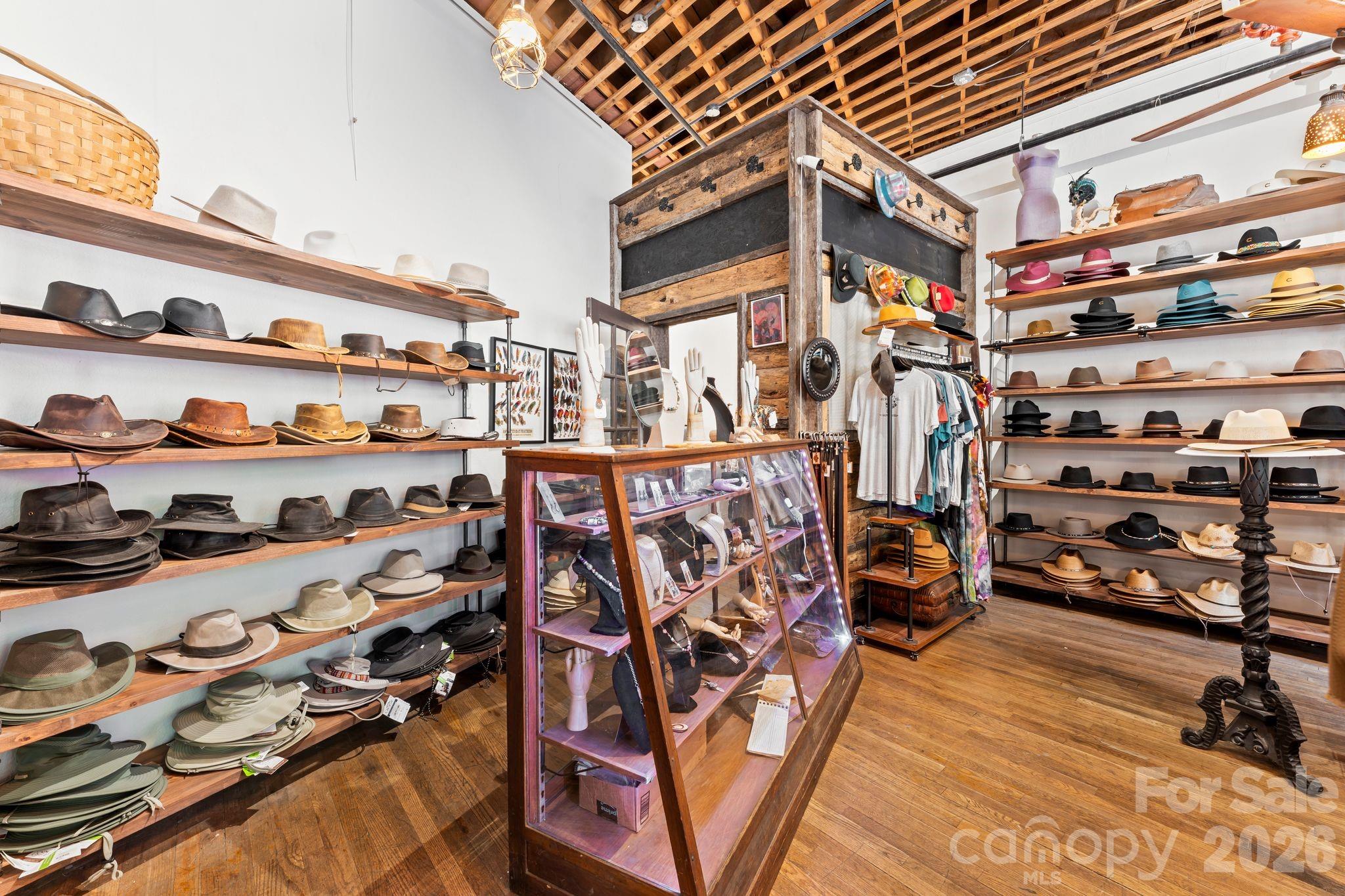 main property photo 28