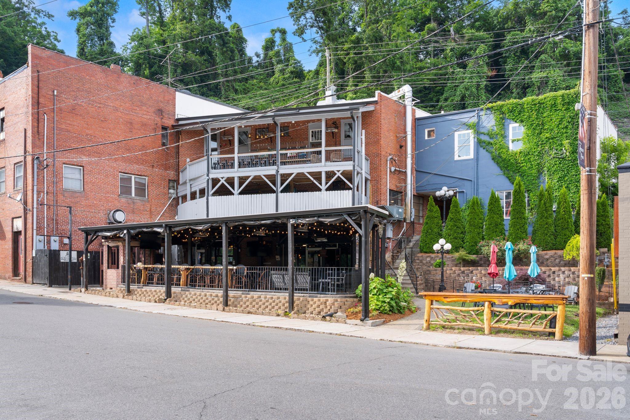 main property photo 40