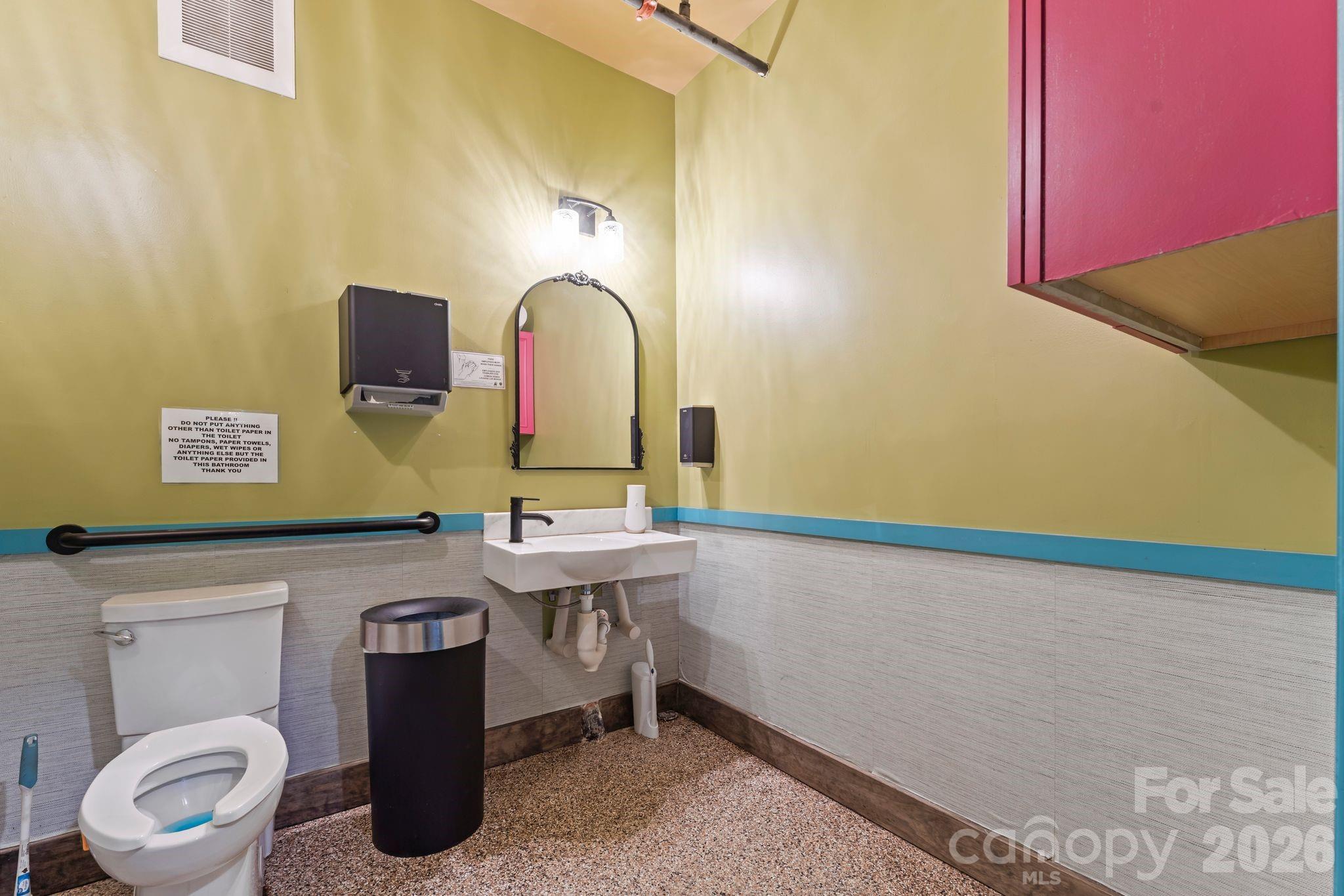 main property photo 9