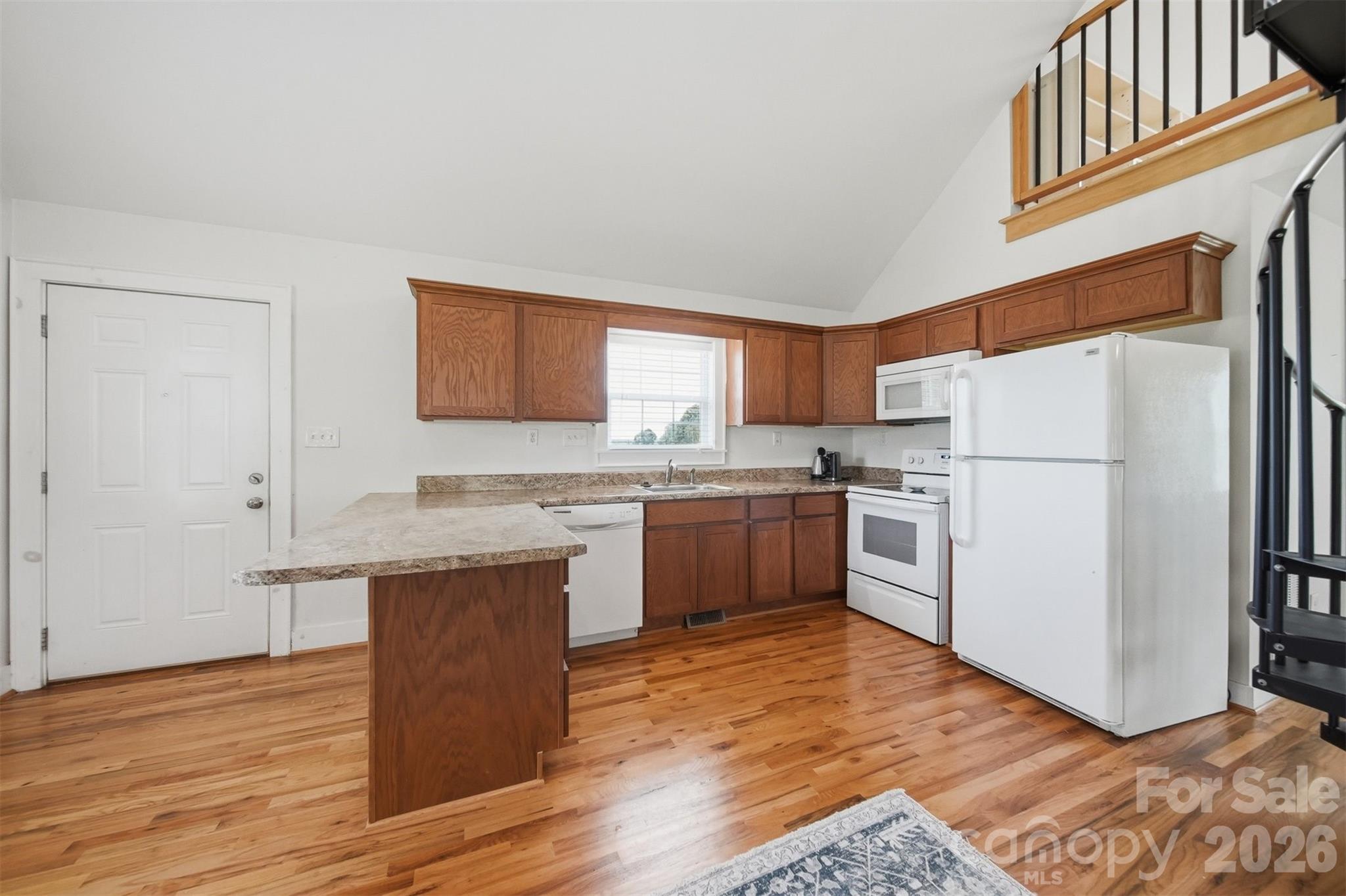 main property photo 40