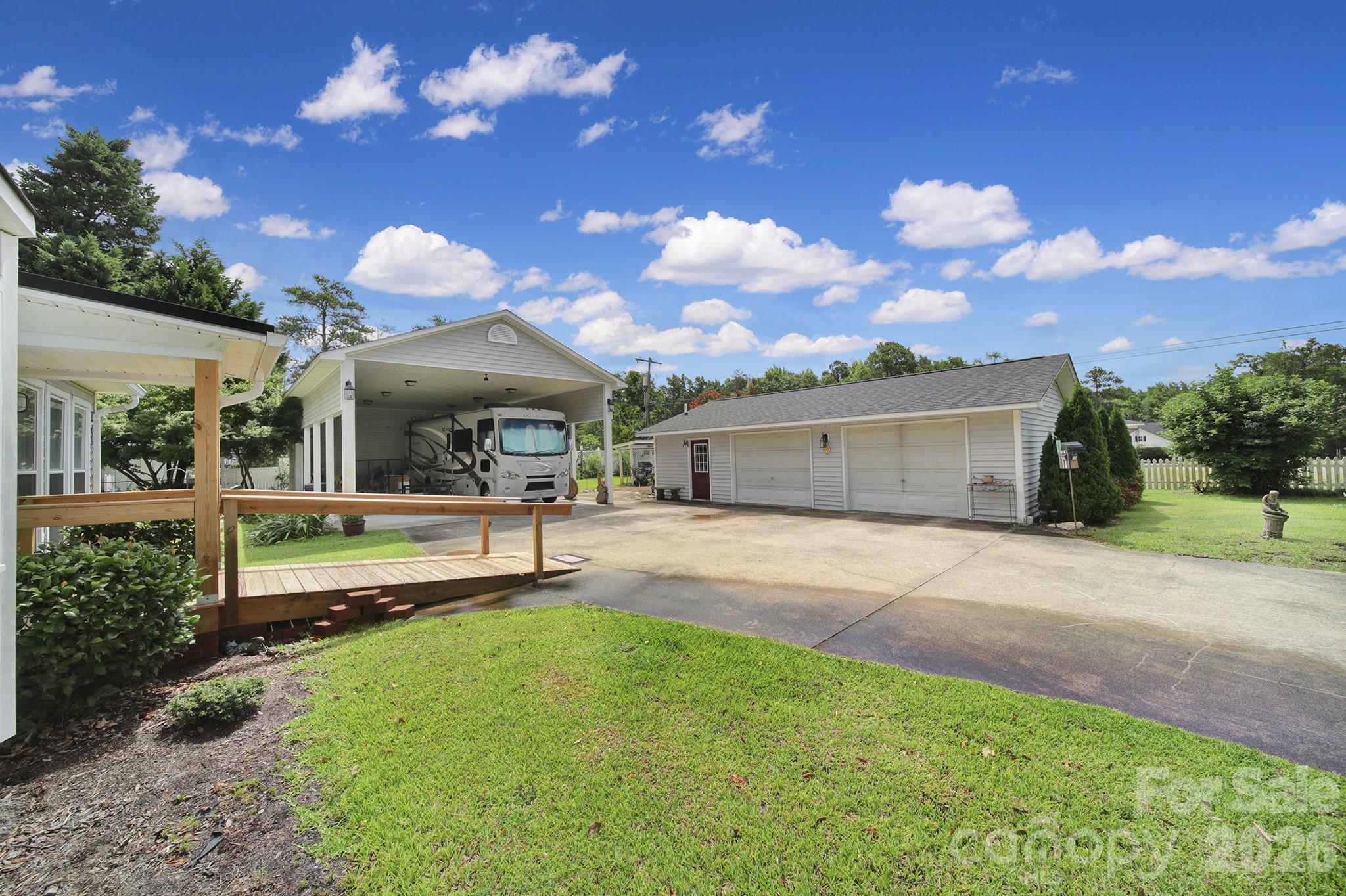 main property photo 40