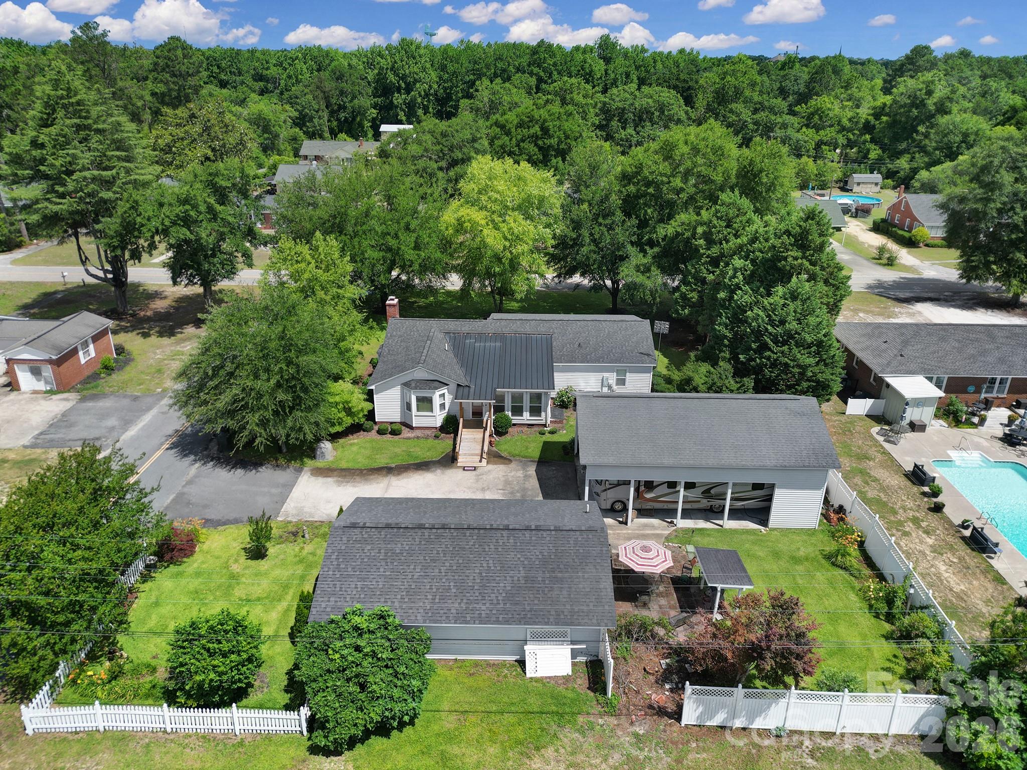 main property photo 43