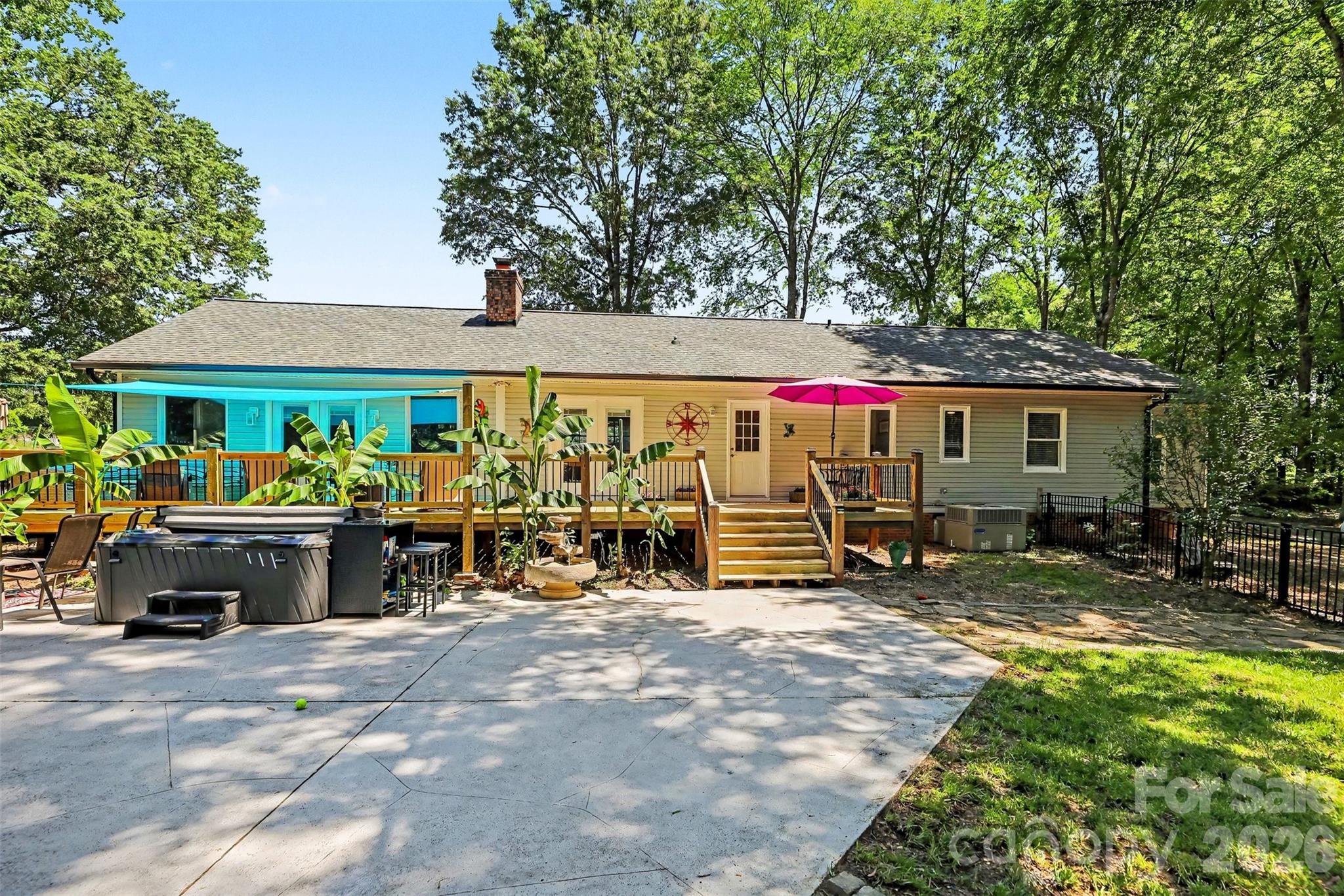 main property photo 4