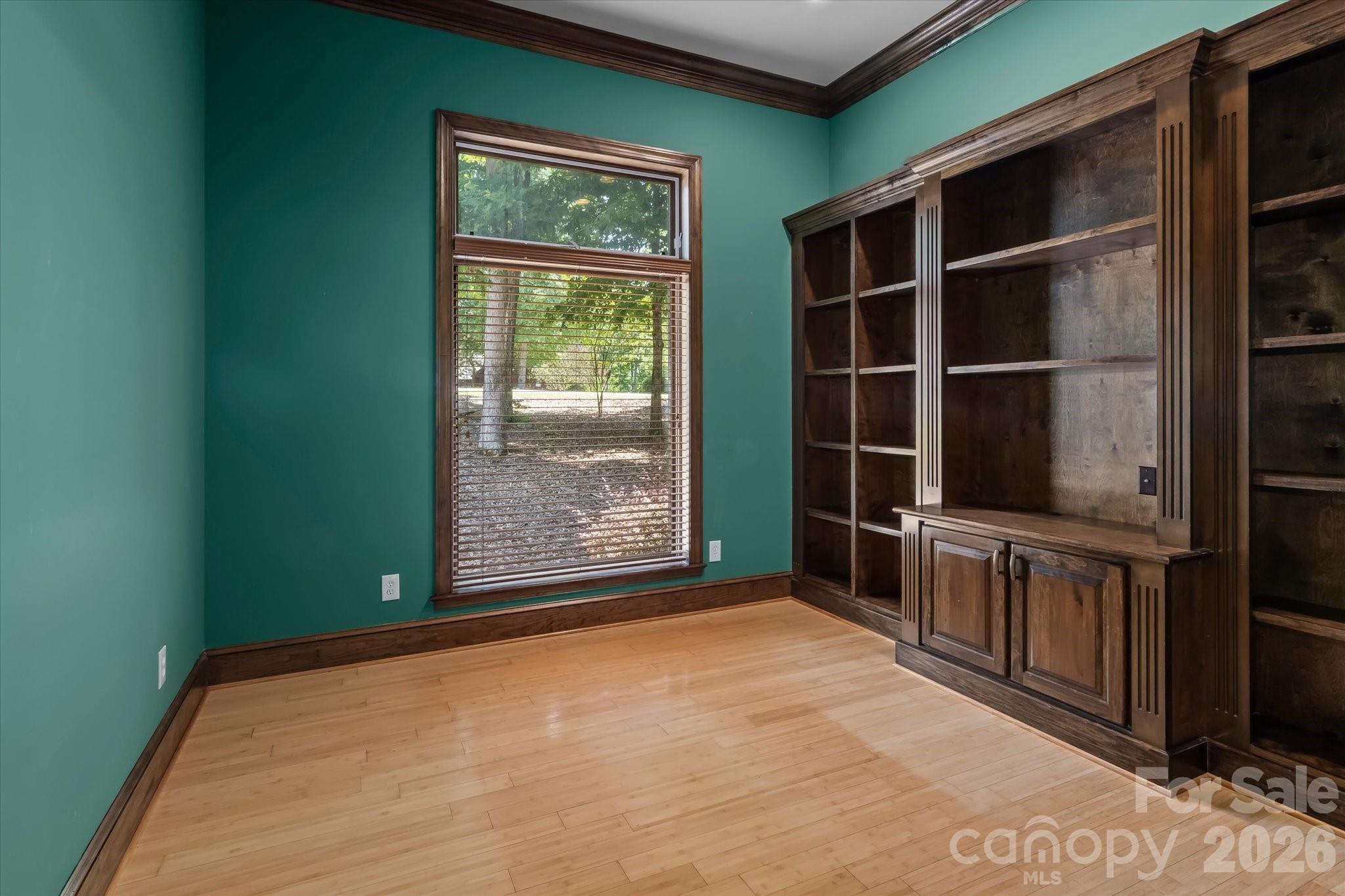 main property photo 12