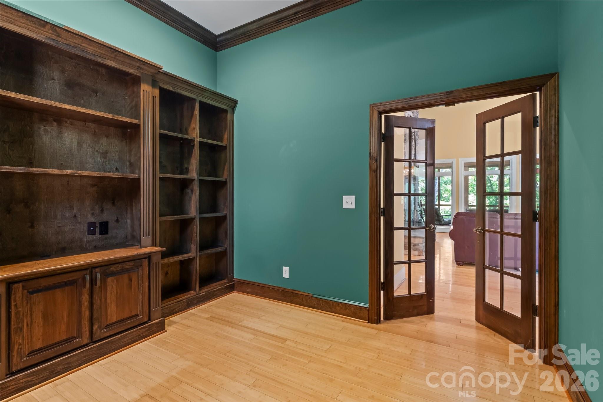 main property photo 13