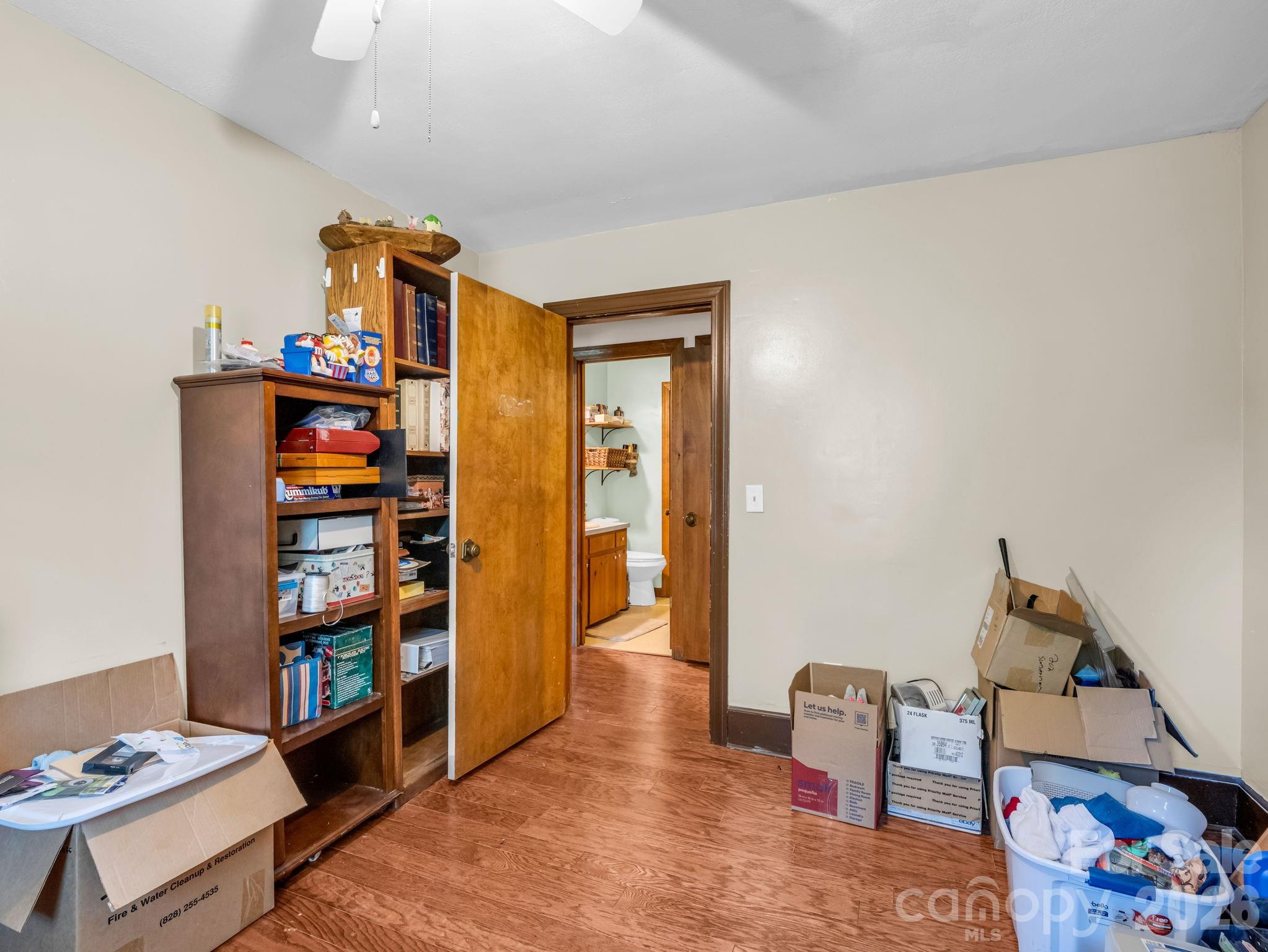 main property photo 28