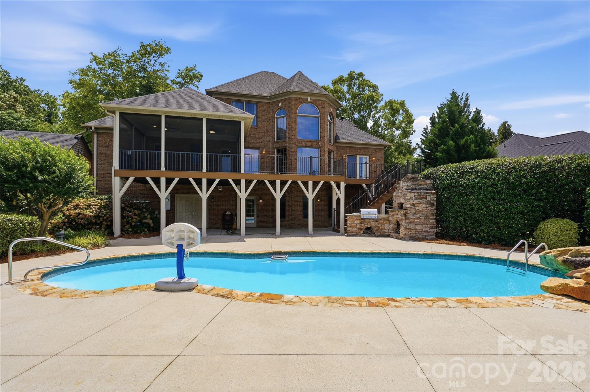 main property photo 39